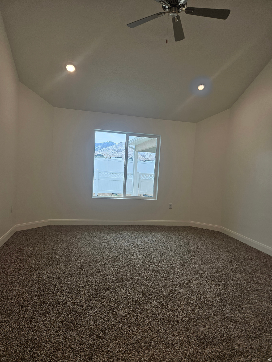 COUNTRY VIEW VILLAS - Residential