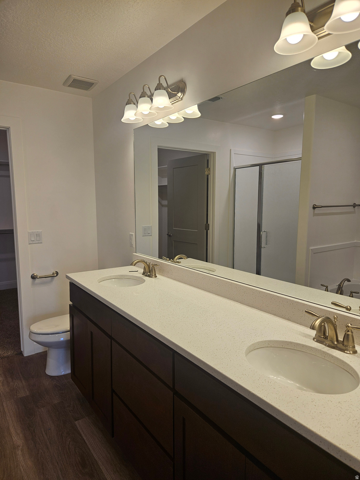 COUNTRY VIEW VILLAS - Residential