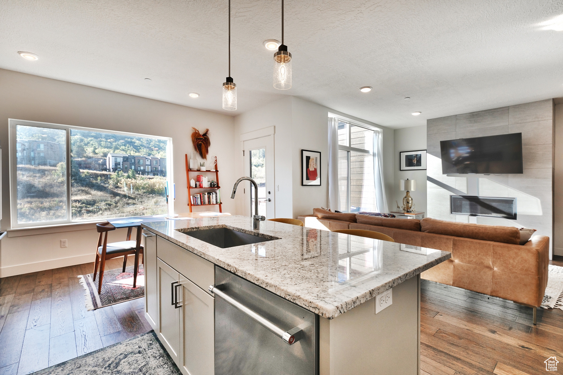 Park City, Utah 84098, United States, 2 Bedrooms Bedrooms, ,3 BathroomsBathrooms,Residential,Active,95055