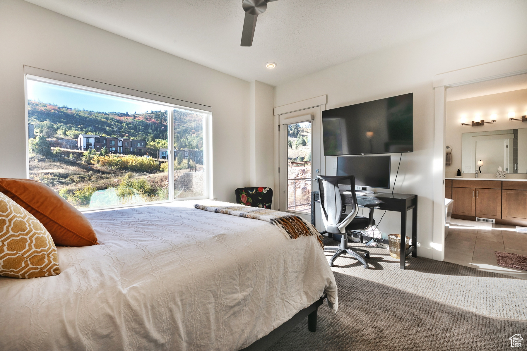 Park City, Utah 84098, United States, 2 Bedrooms Bedrooms, ,3 BathroomsBathrooms,Residential,Active,95055