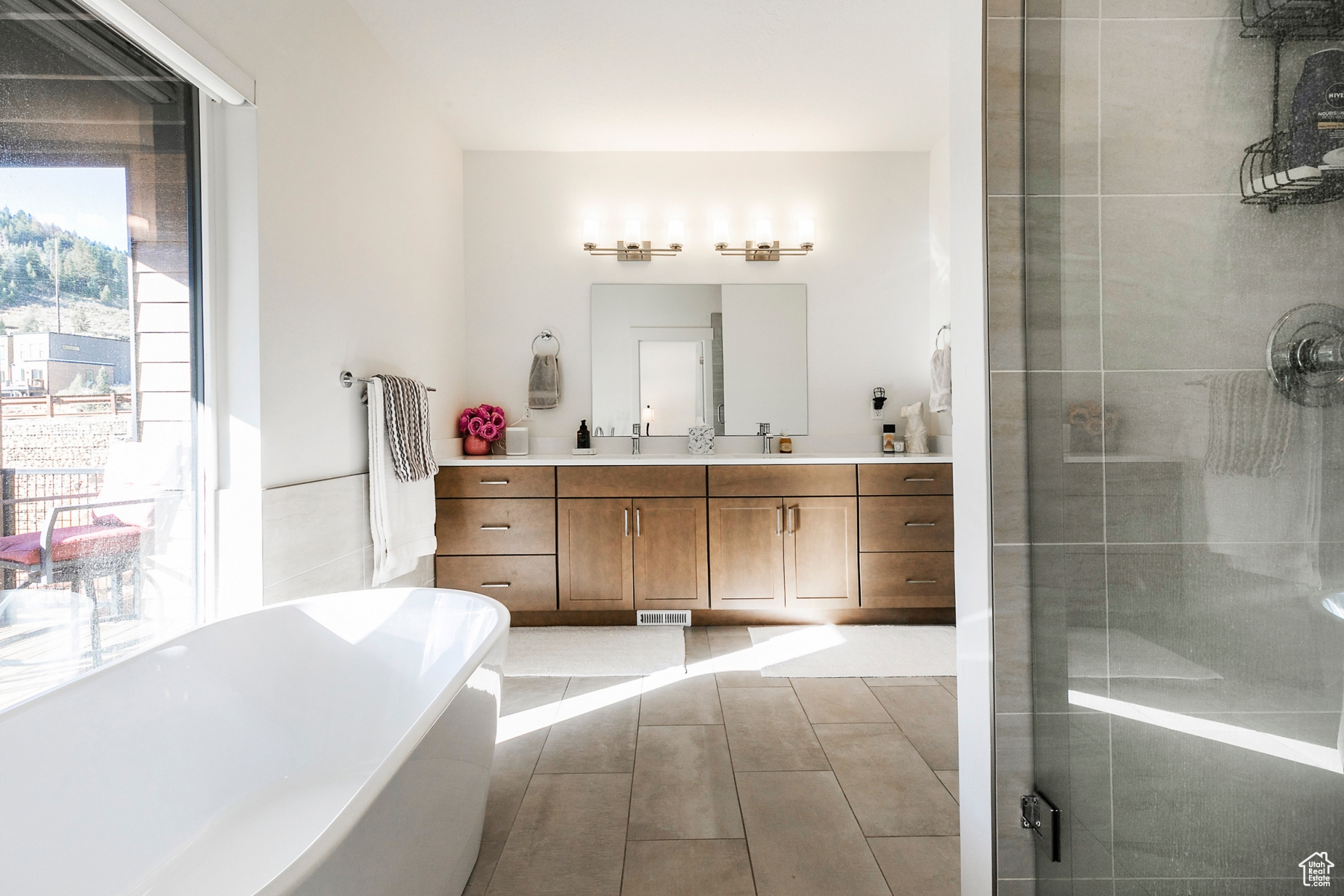 Park City, Utah 84098, United States, 2 Bedrooms Bedrooms, ,3 BathroomsBathrooms,Residential,Active,95055