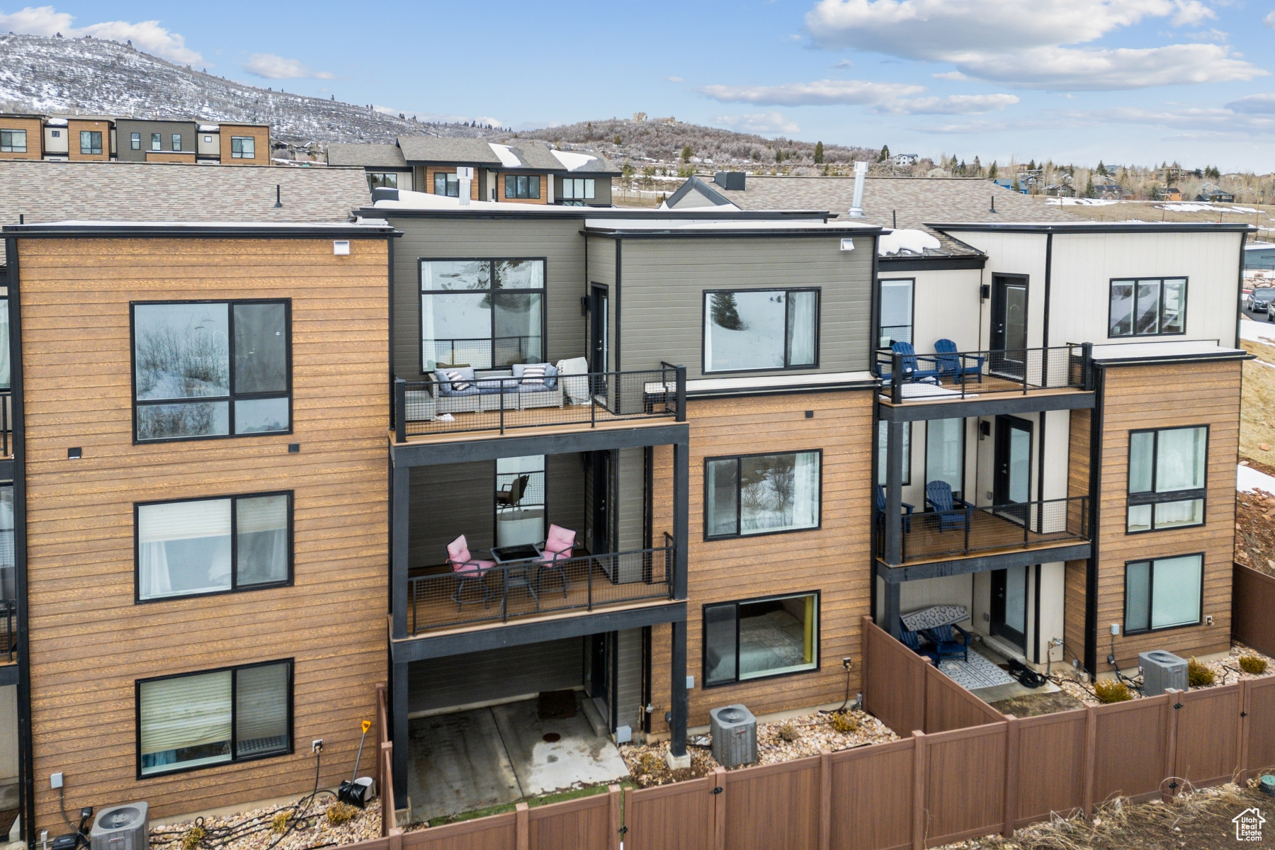 Park City, Utah 84098, United States, 2 Bedrooms Bedrooms, ,3 BathroomsBathrooms,Residential,Active,95055