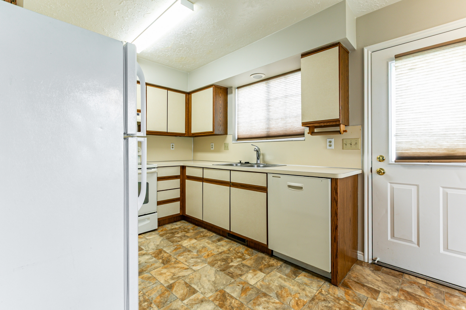HOMESTEAD CONDOMINIU - Residential