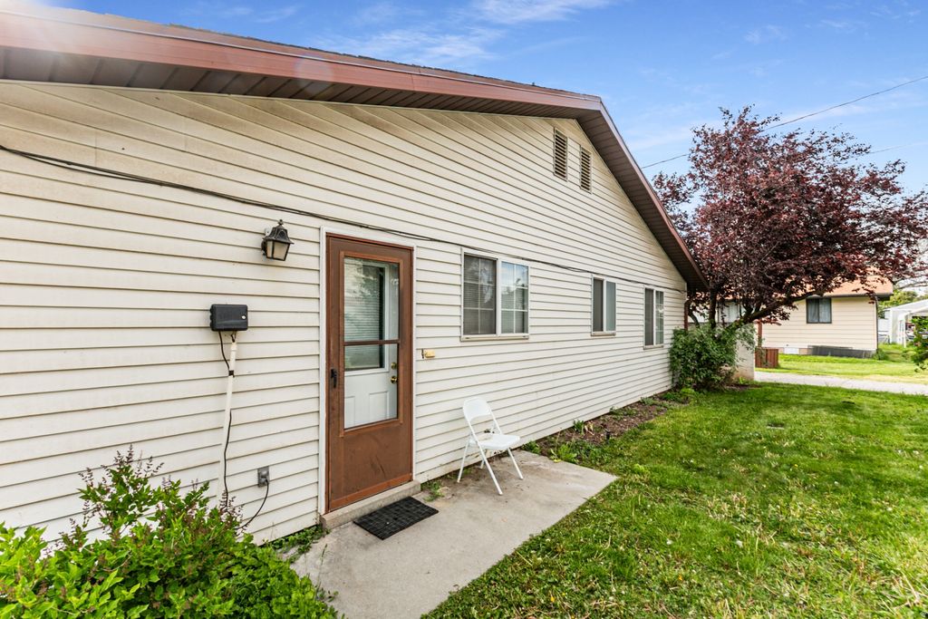 Photo of 1709 N 200 W #7, Bountiful, UT 84010 (MLS # 2156604)