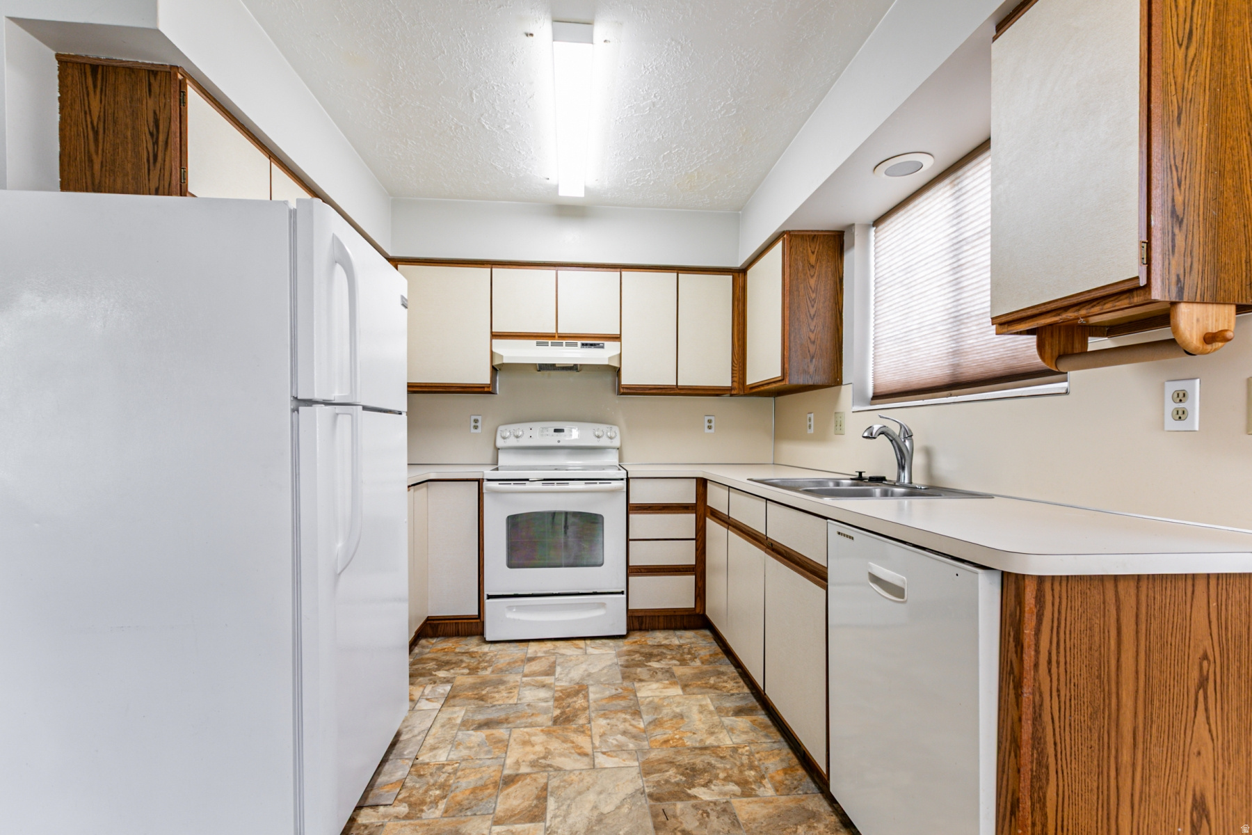 HOMESTEAD CONDOMINIU - Residential
