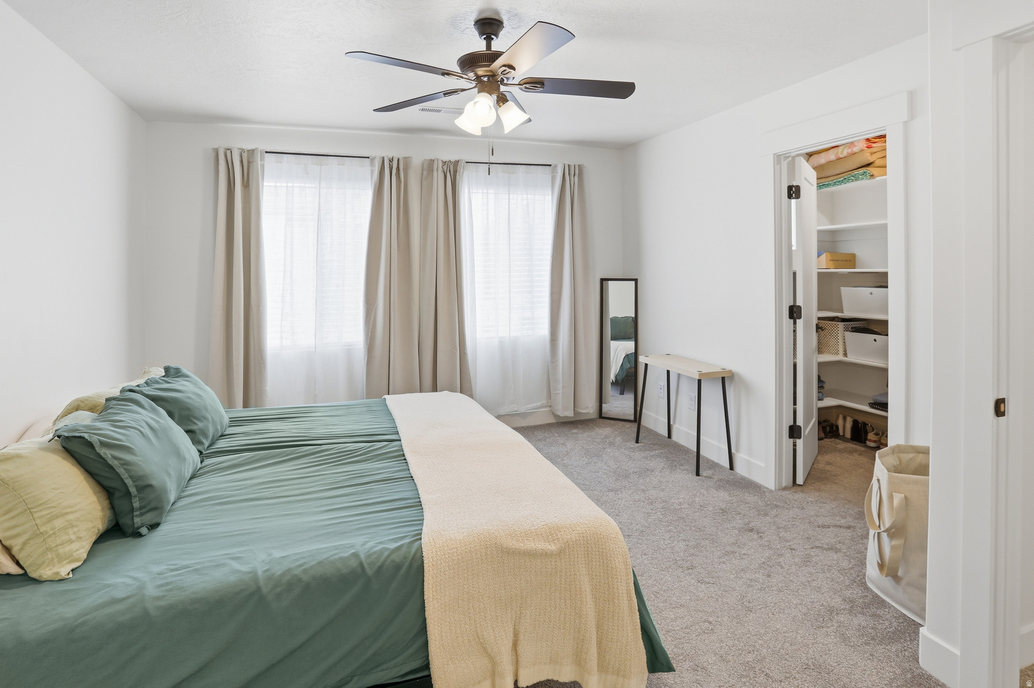 THE OVERLOOK AT 16TH TOWNHOMES - Residential