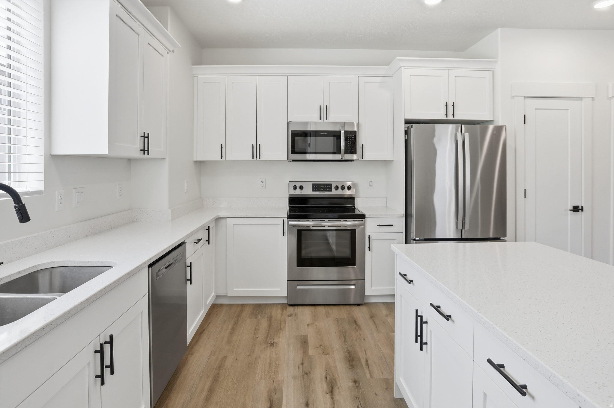 THE OVERLOOK AT 16TH TOWNHOMES - Residential