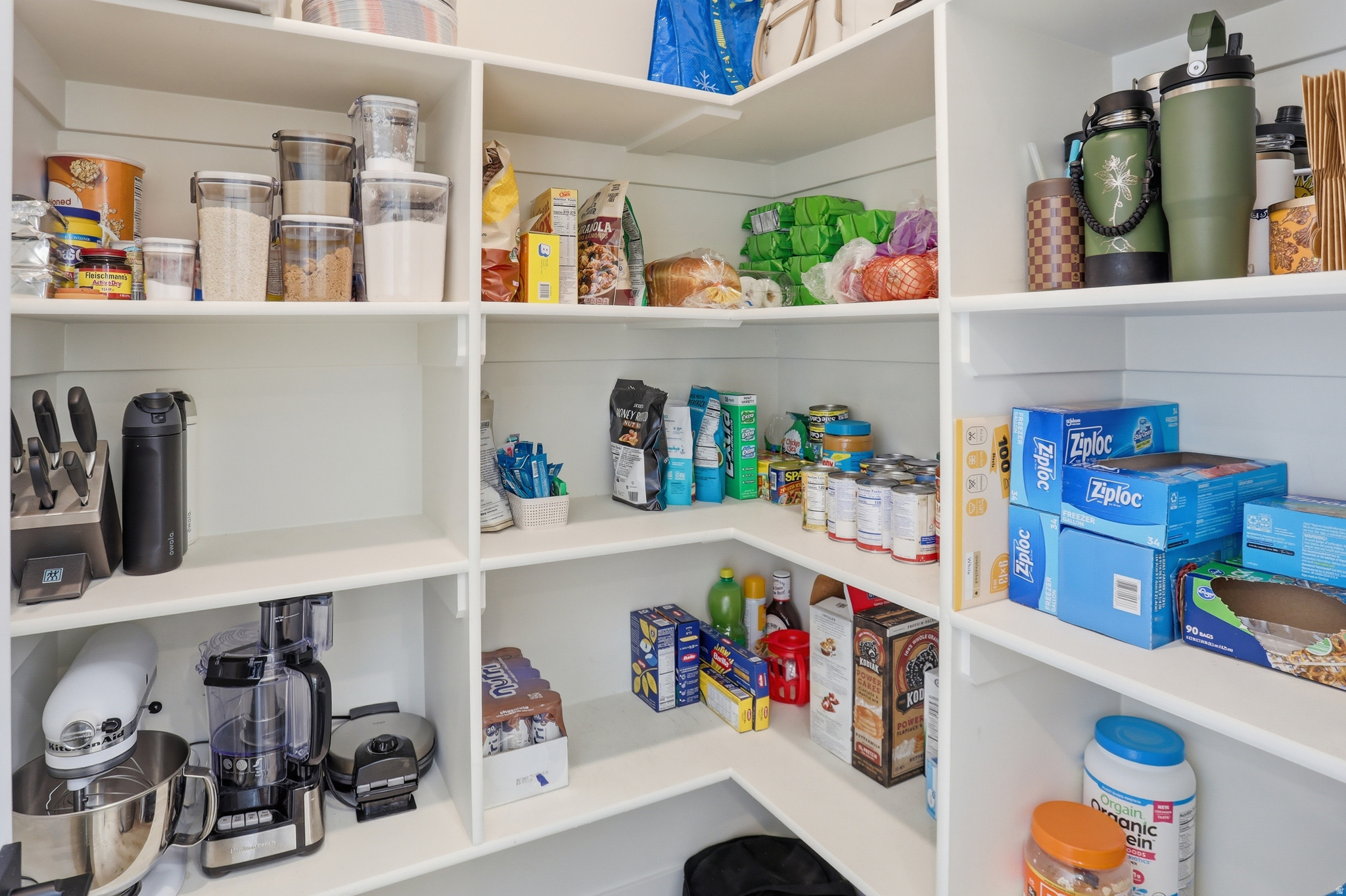 THE OVERLOOK AT 16TH TOWNHOMES - Residential