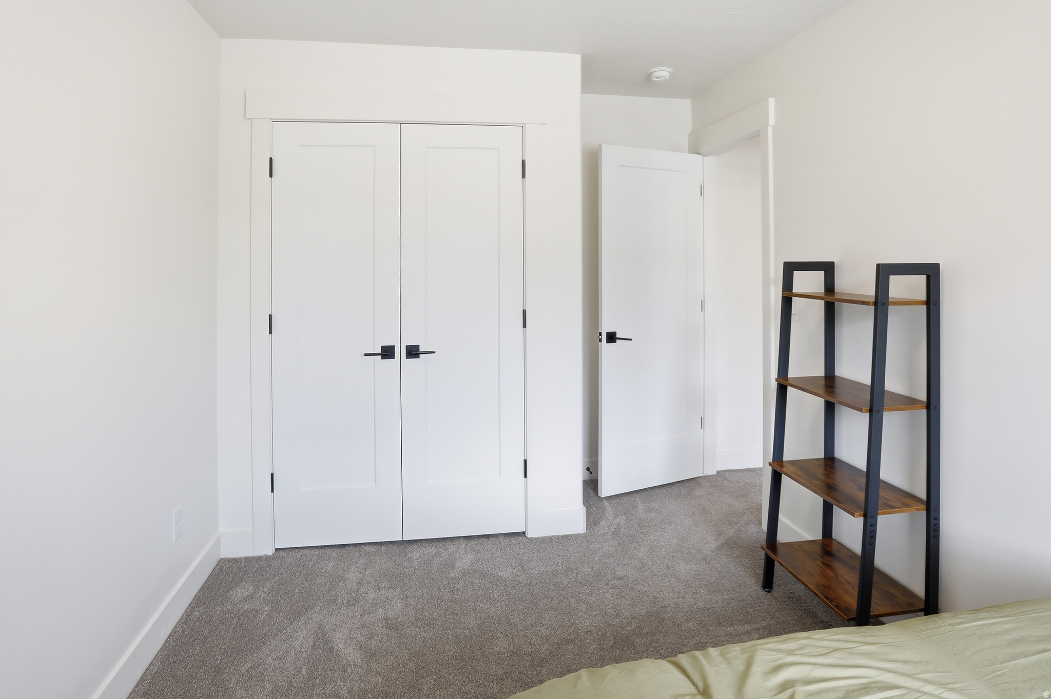 THE OVERLOOK AT 16TH TOWNHOMES - Residential