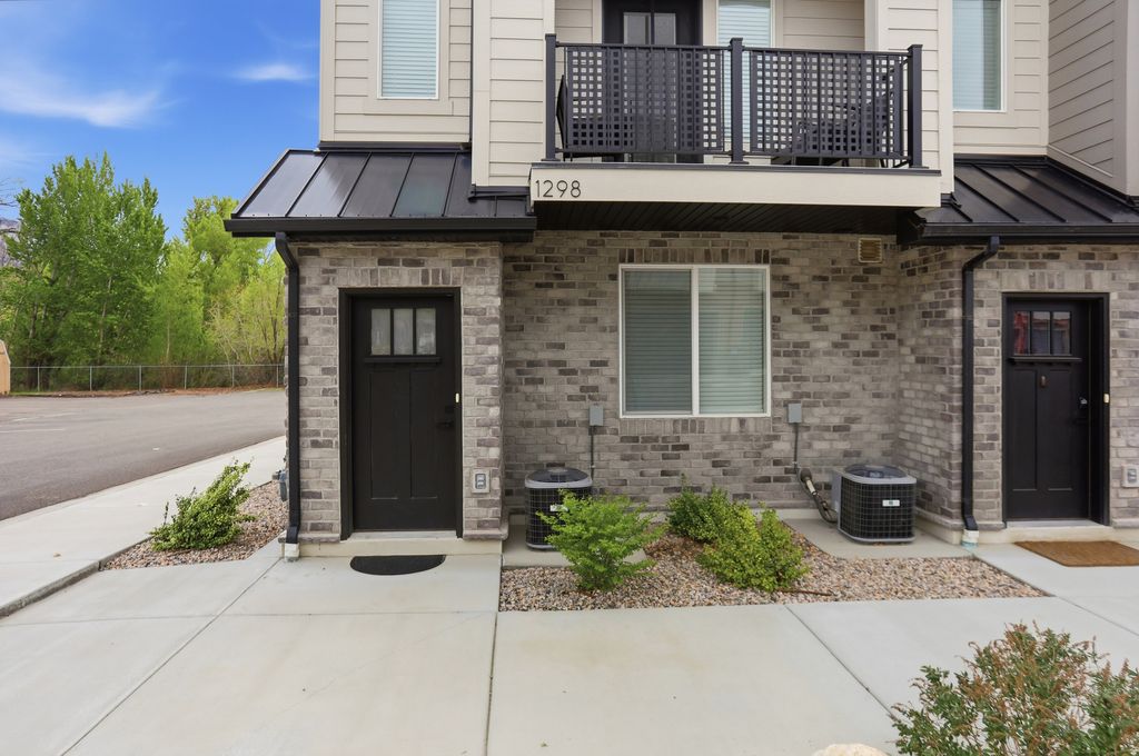 Photo of 1298 E 1640 S, Ogden, UT 84404 (MLS # 2151023)