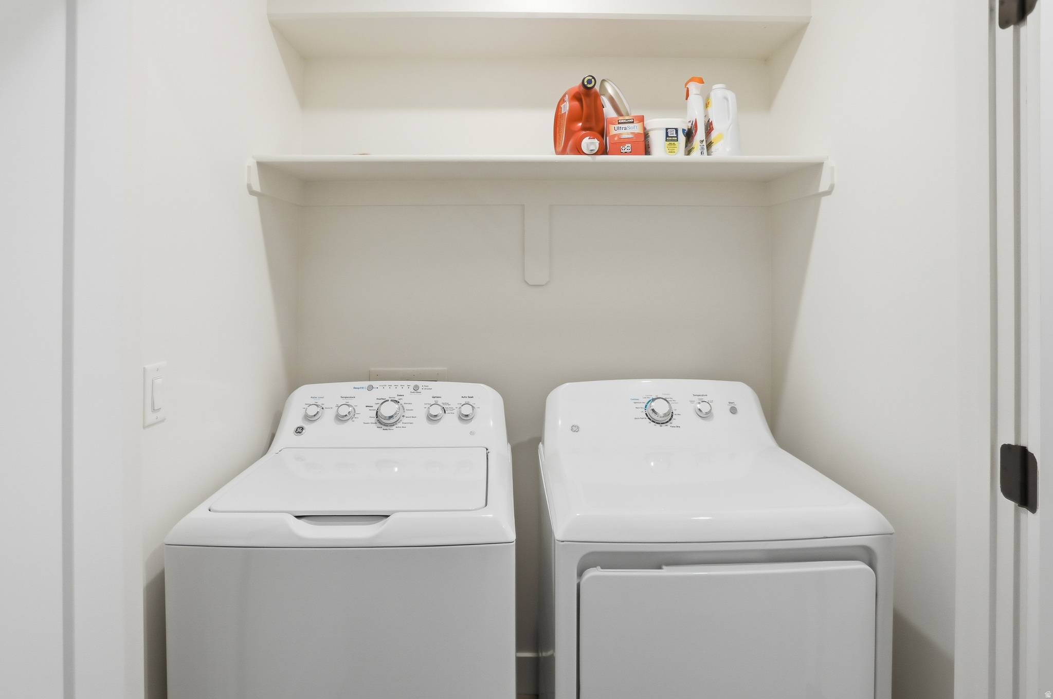 THE OVERLOOK AT 16TH TOWNHOMES - Residential