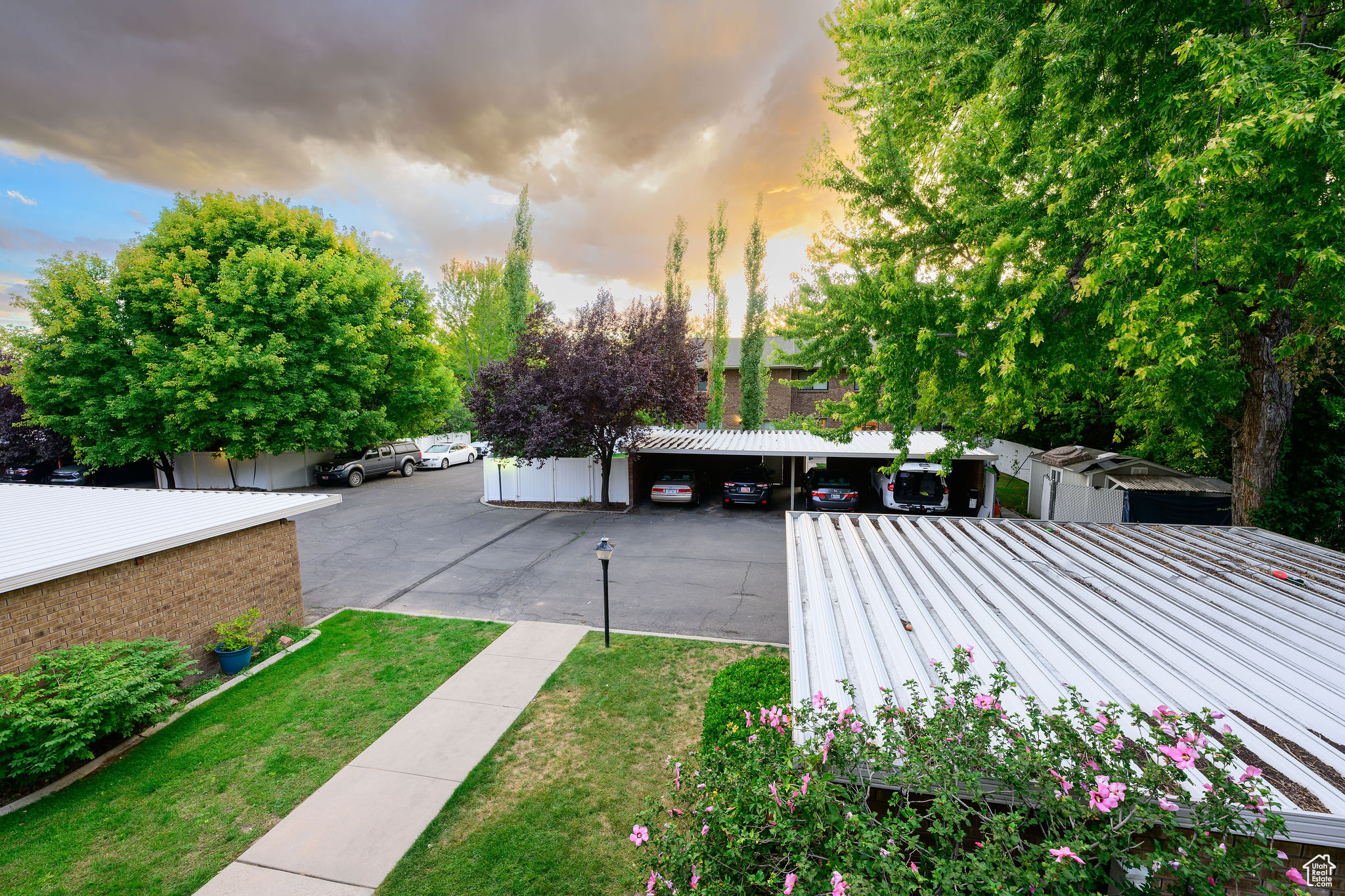 ALVERA CONDM - Residential