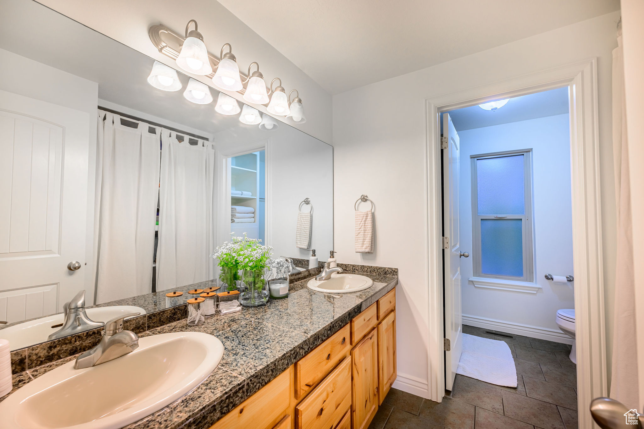 ALVERA CONDM - Residential
