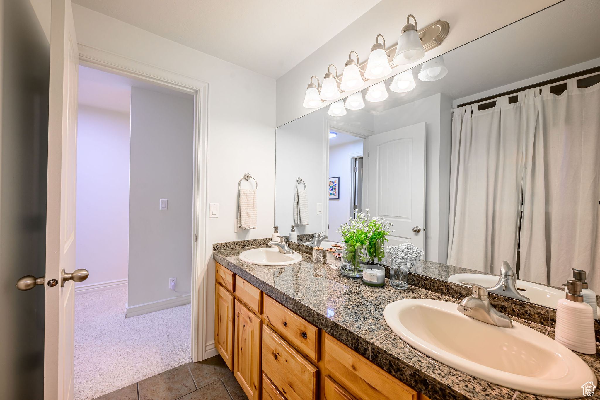 ALVERA CONDM - Residential
