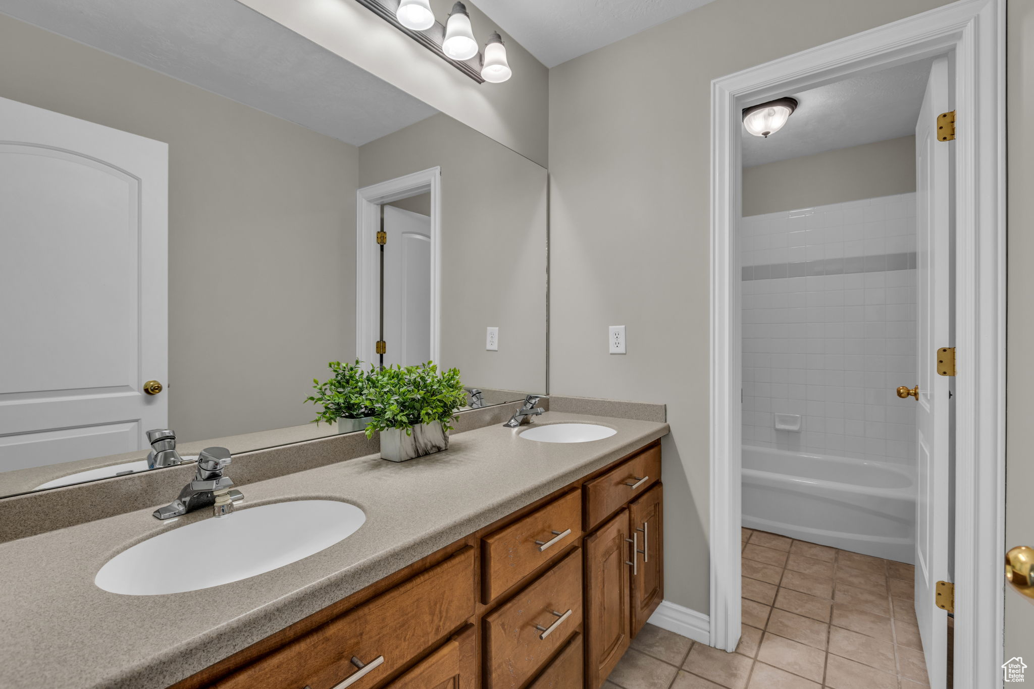 PARK HOLLOW ESTATES - Residential