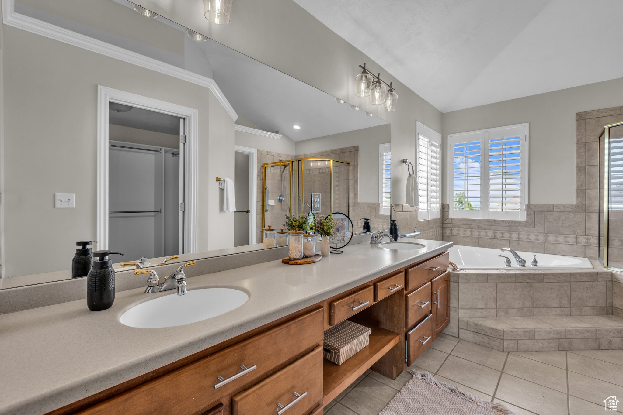 PARK HOLLOW ESTATES - Residential
