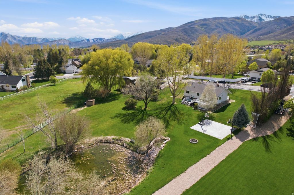Photo of 960 N 100 W, Midway, UT 84049 (MLS # 2153602)