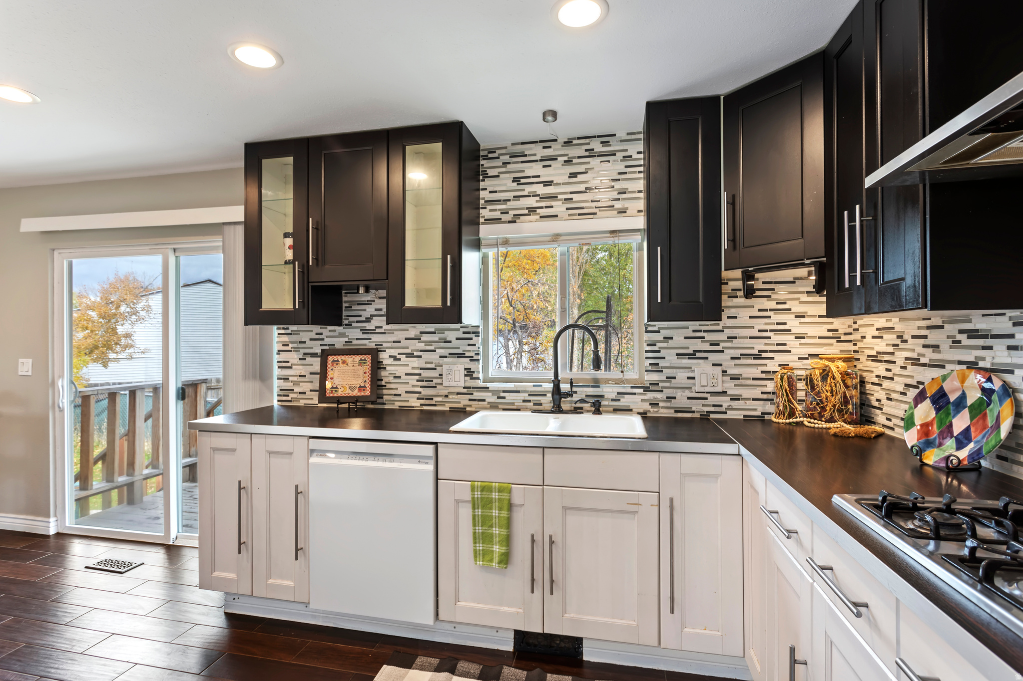 CRYSTAL HILLS - Residential