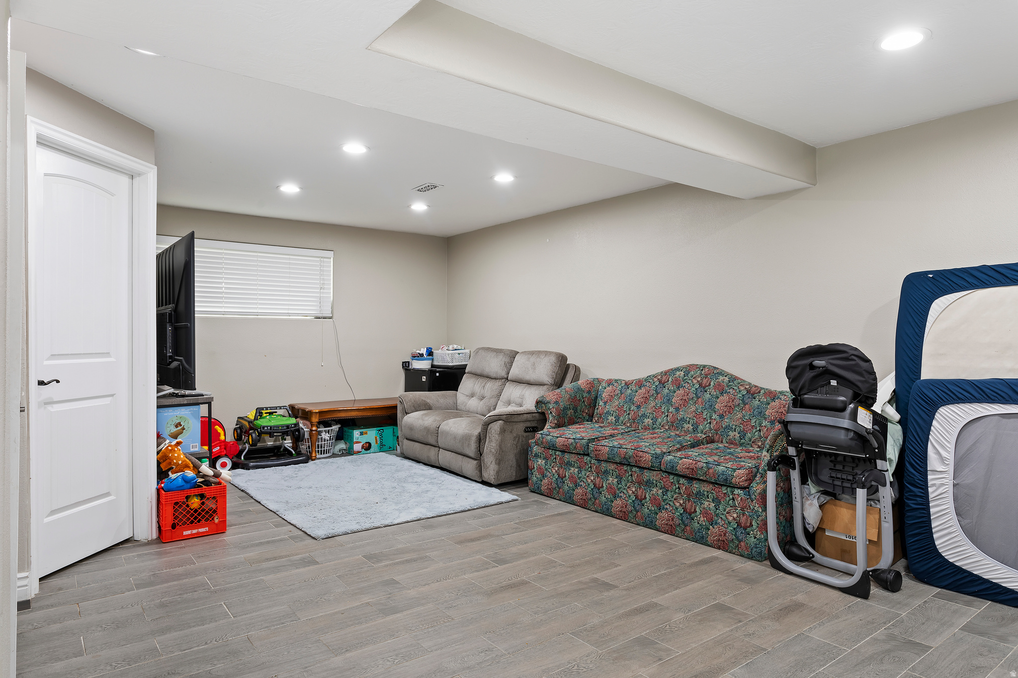 CRYSTAL HILLS - Residential