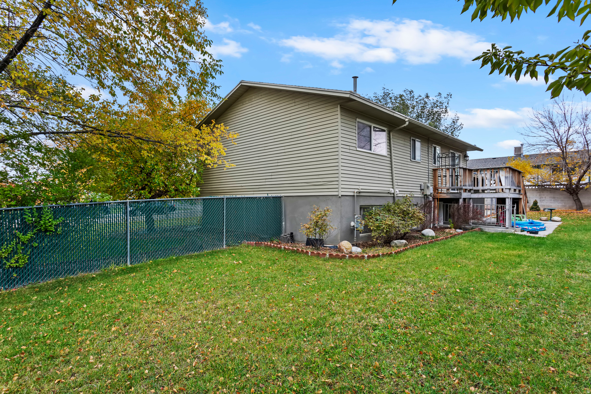 CRYSTAL HILLS - Residential