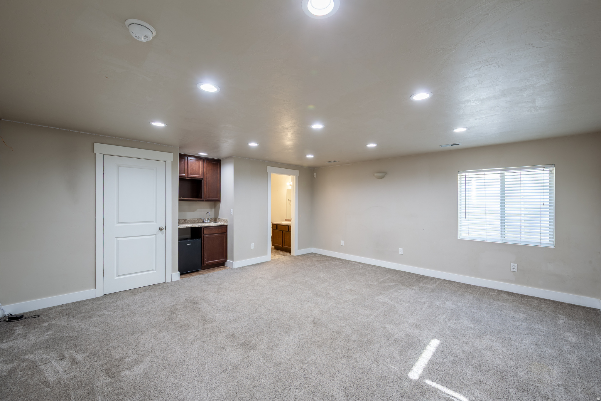 INDEPENDENCE AT POIN - Residential Lease