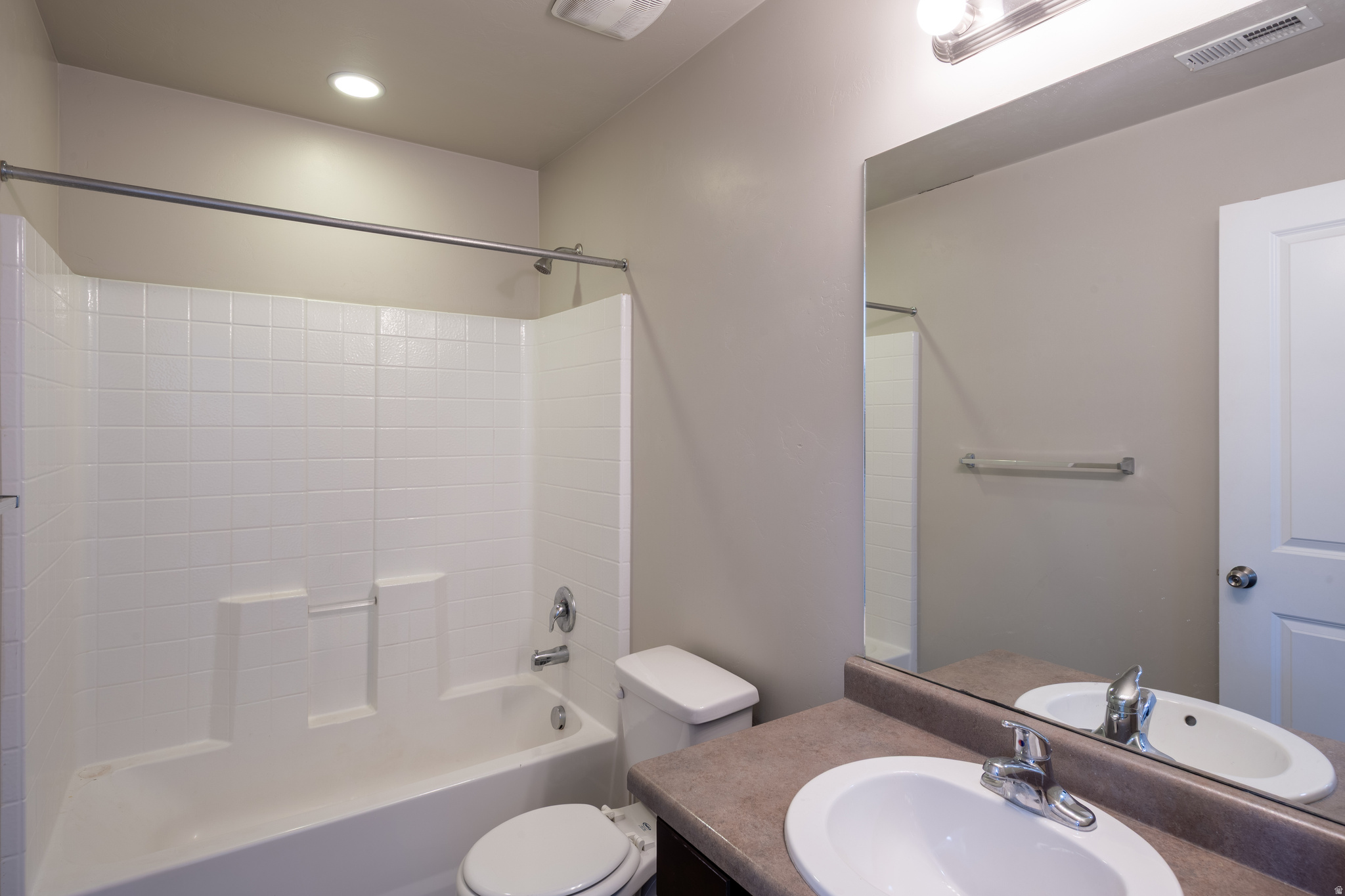 INDEPENDENCE AT POIN - Residential Lease