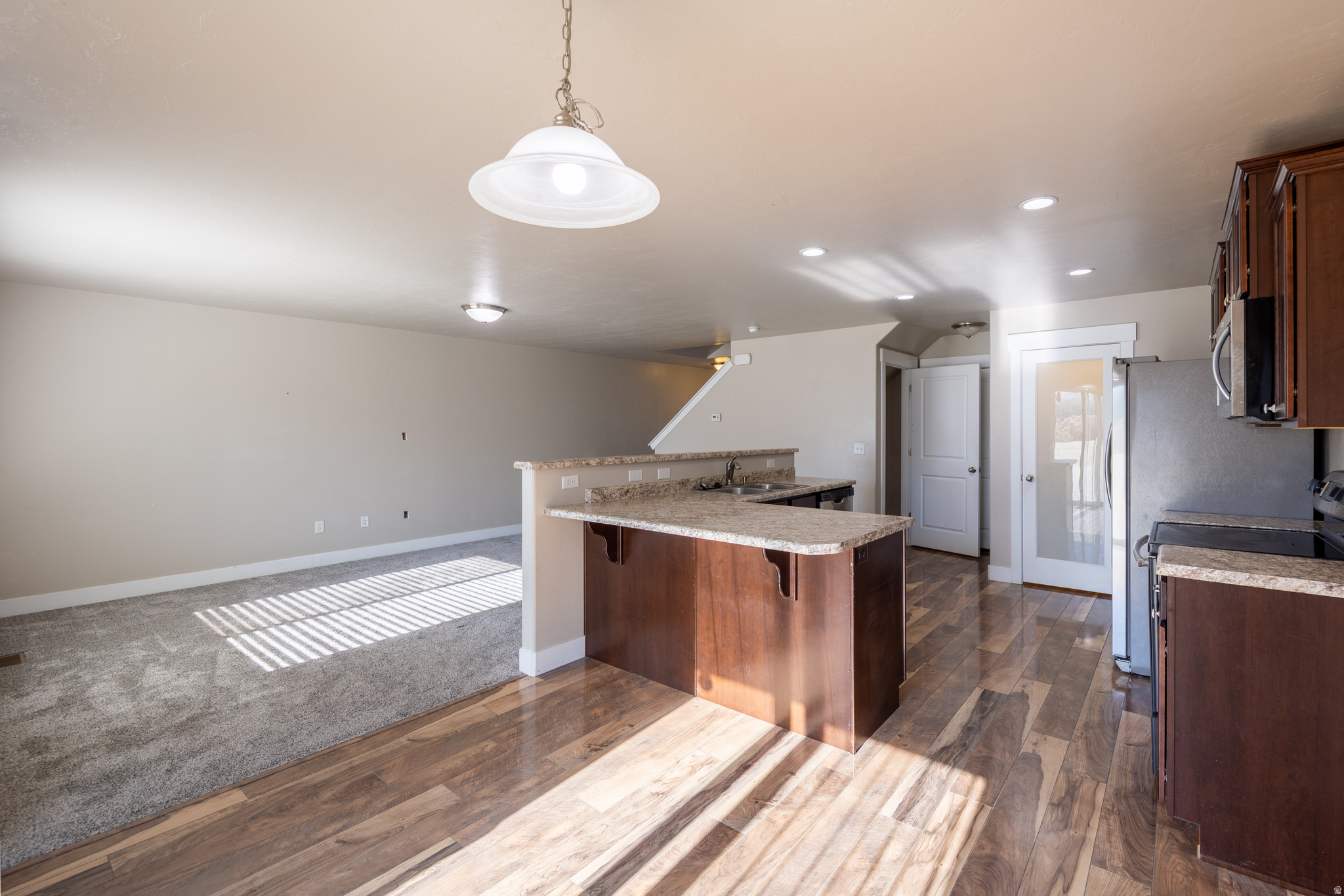 INDEPENDENCE AT POIN - Residential Lease