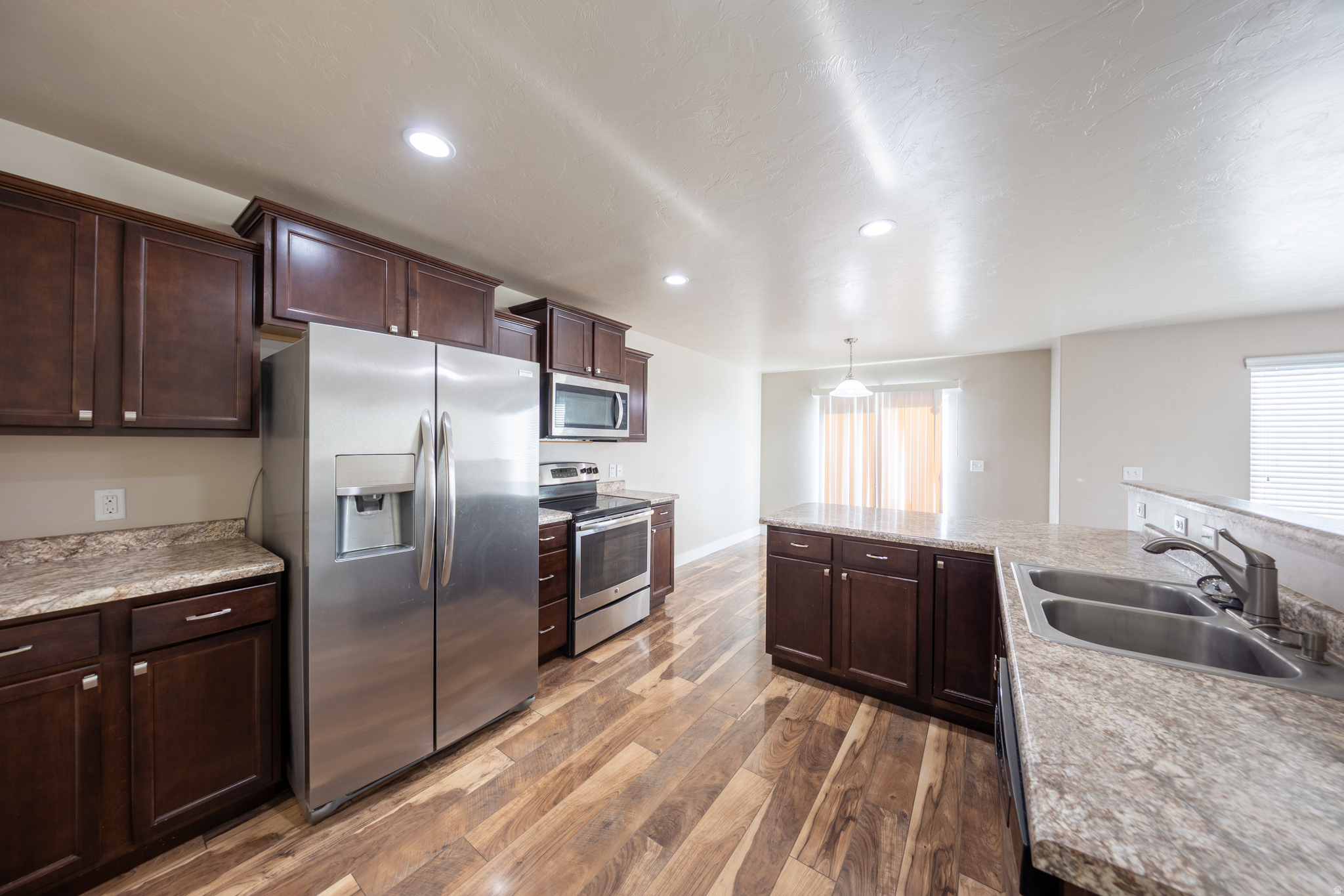 INDEPENDENCE AT POIN - Residential Lease