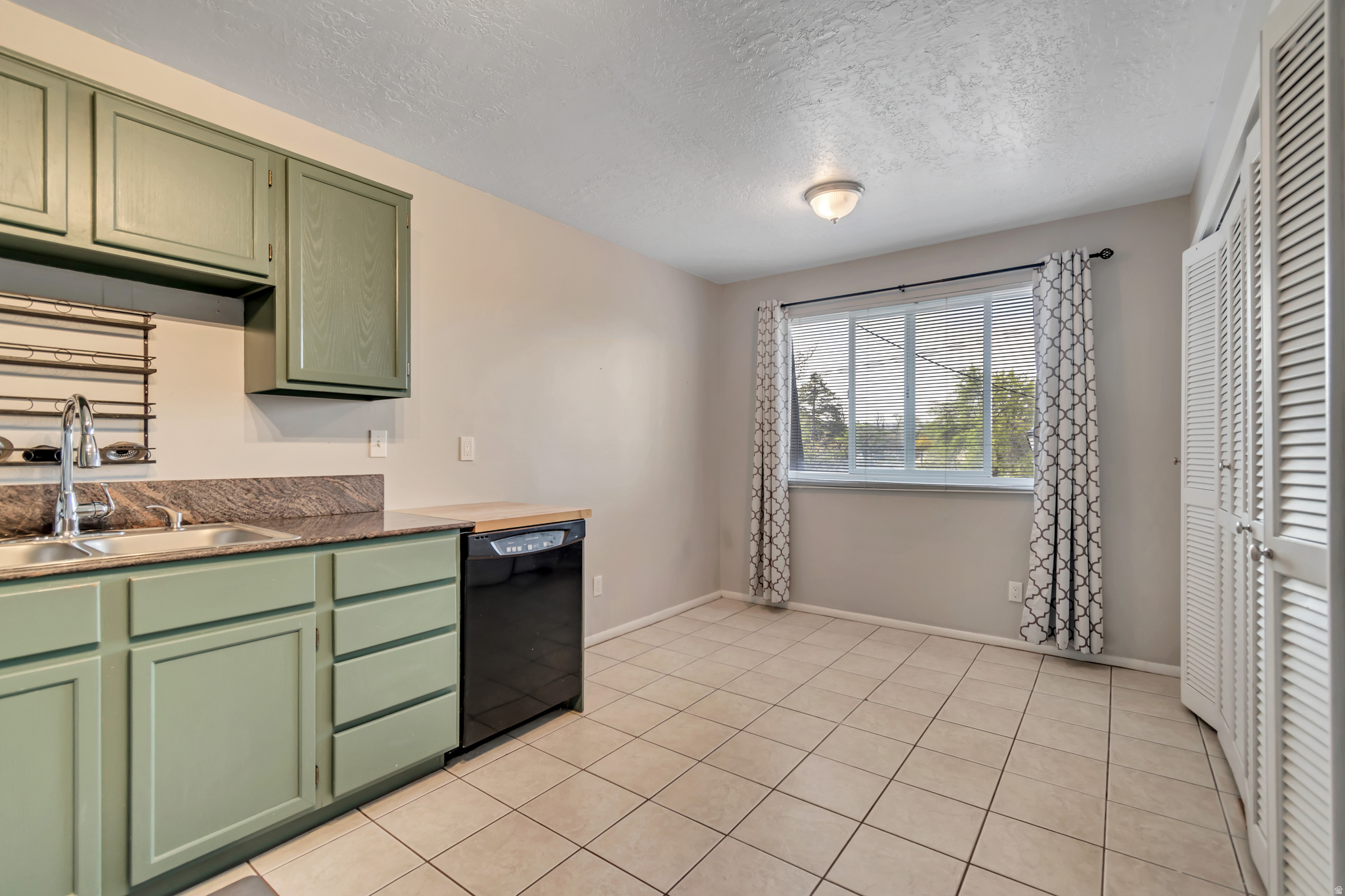 CANTERBURY SQUARE CONDO - Residential