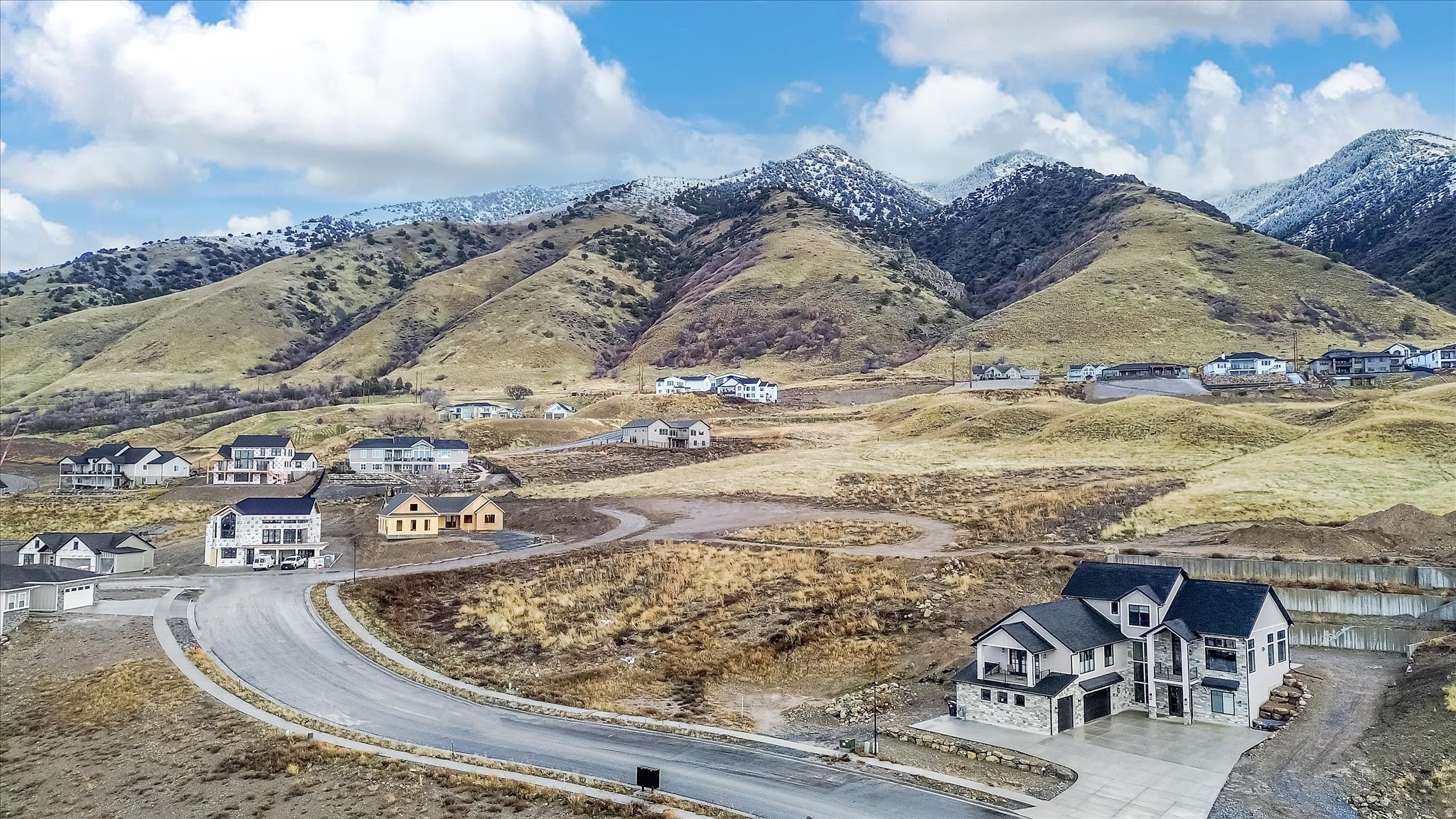 HOMES ON THE KNOLL - Land