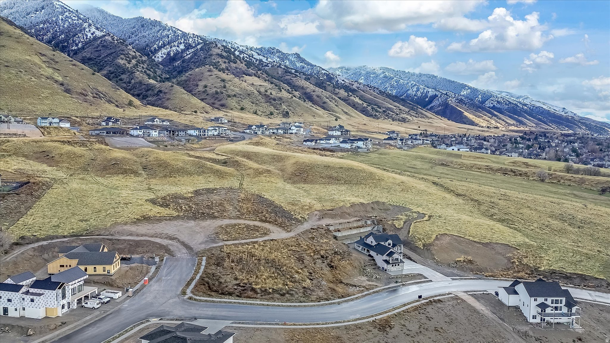 HOMES ON THE KNOLL - Land