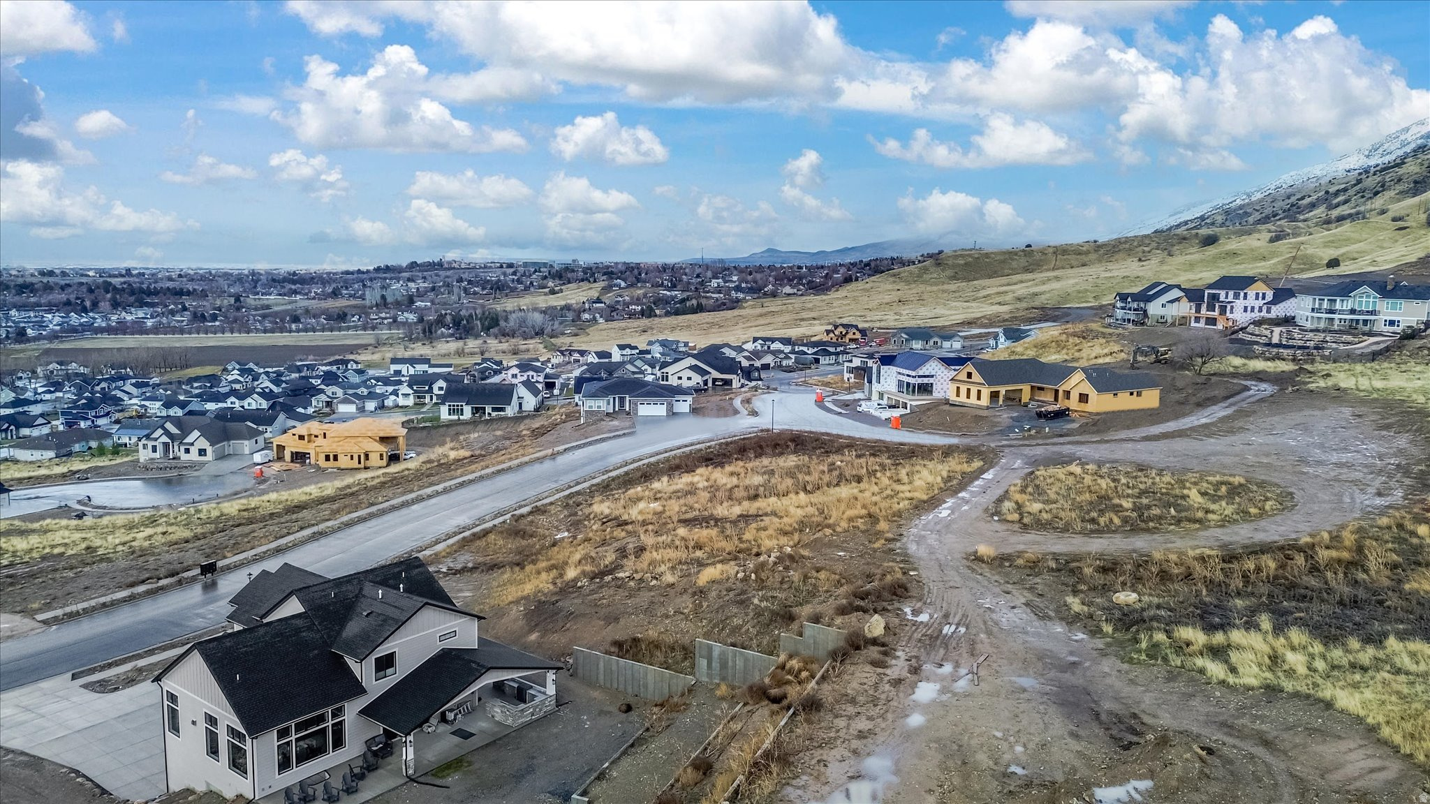 HOMES ON THE KNOLL - Land