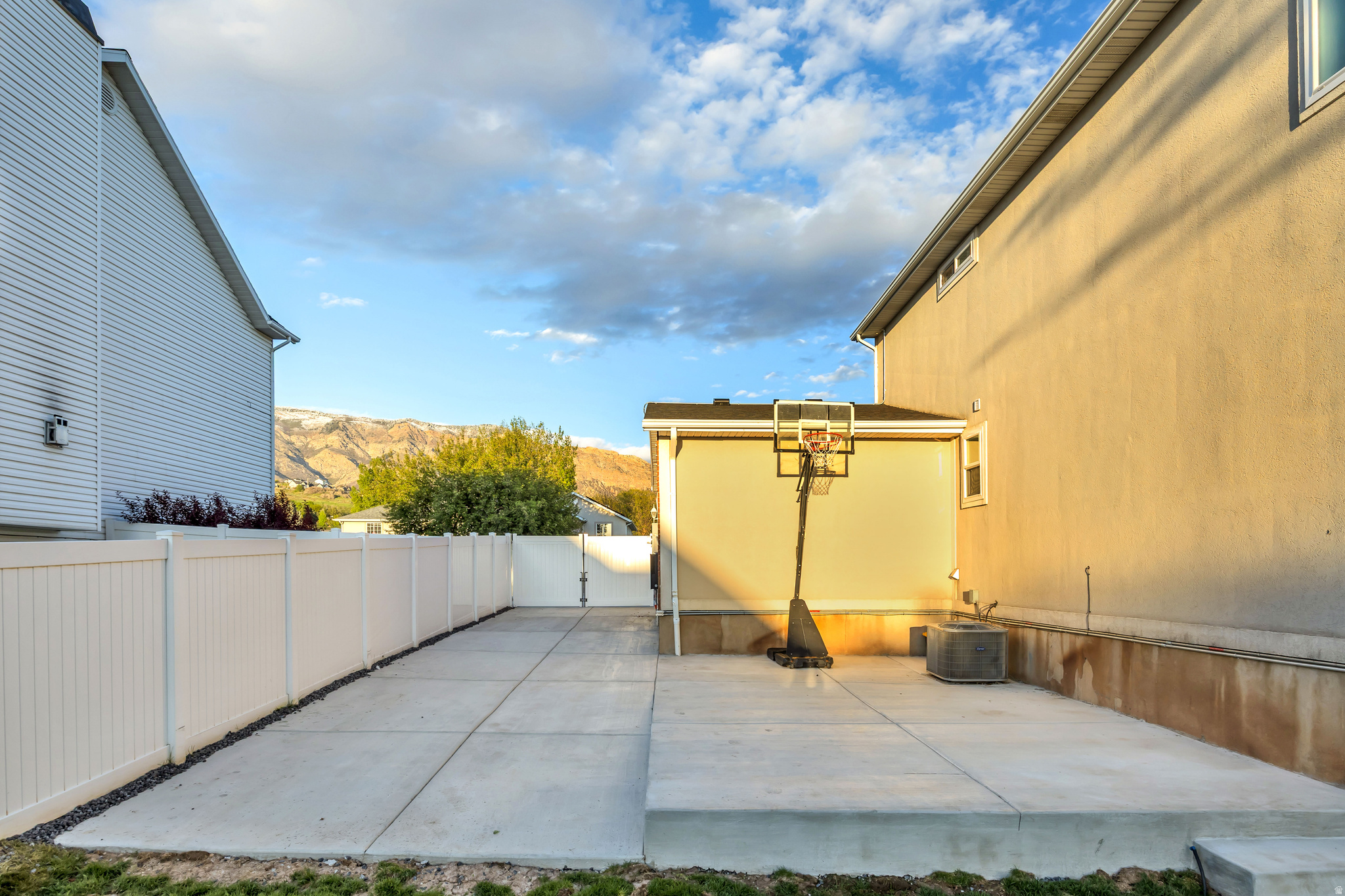 PLEASANT VIEW ESTATE - Residential