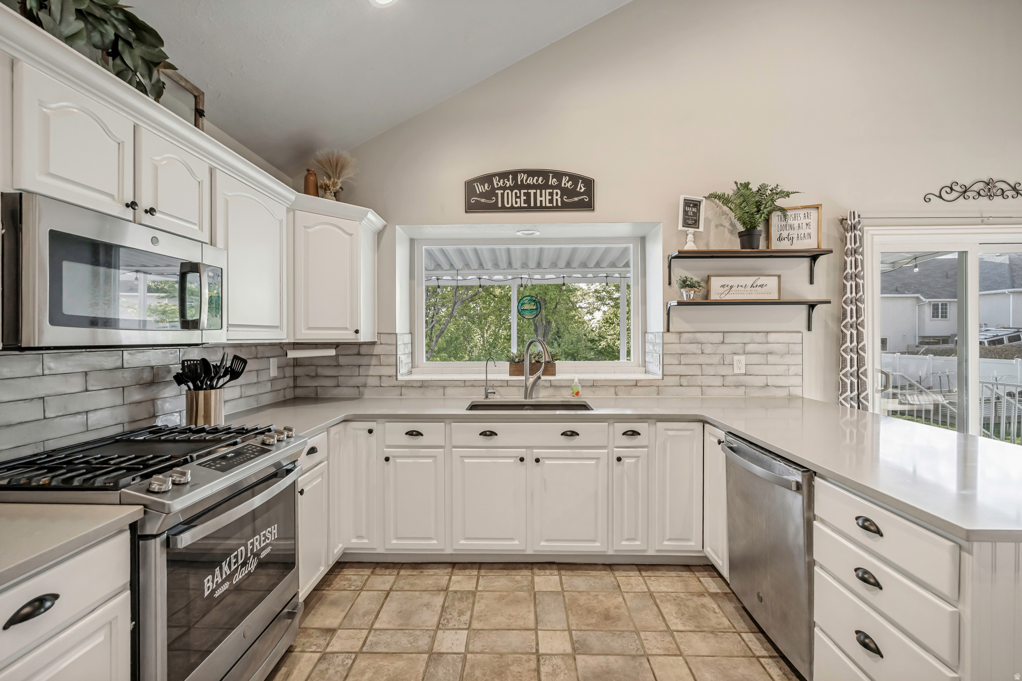 PLEASANT VIEW ESTATE - Residential