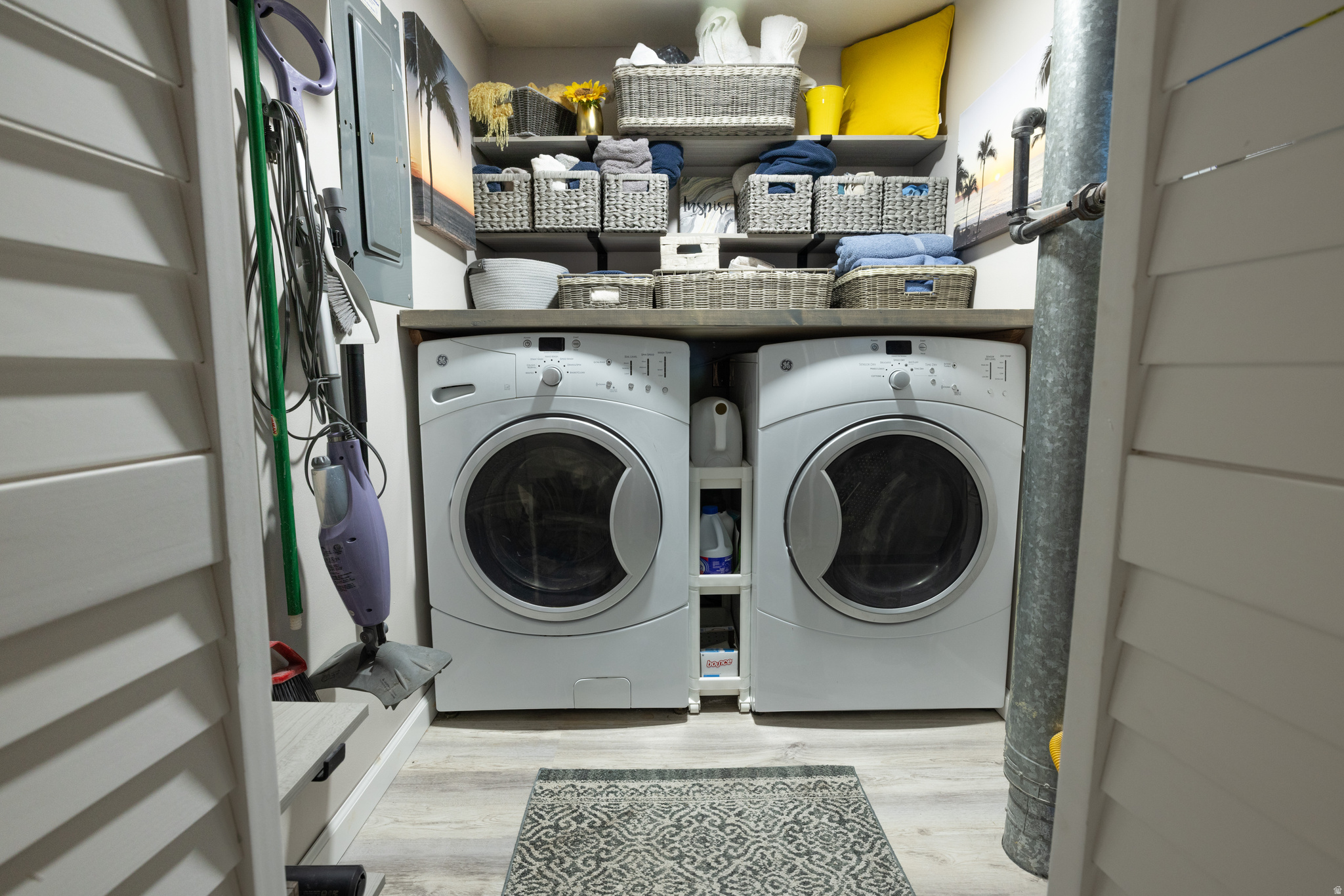 DONNER CREST CONDOS - Residential