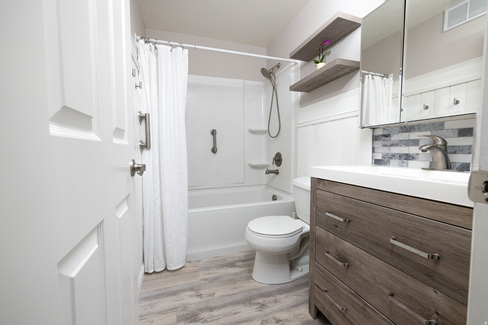 DONNER CREST CONDOS - Residential