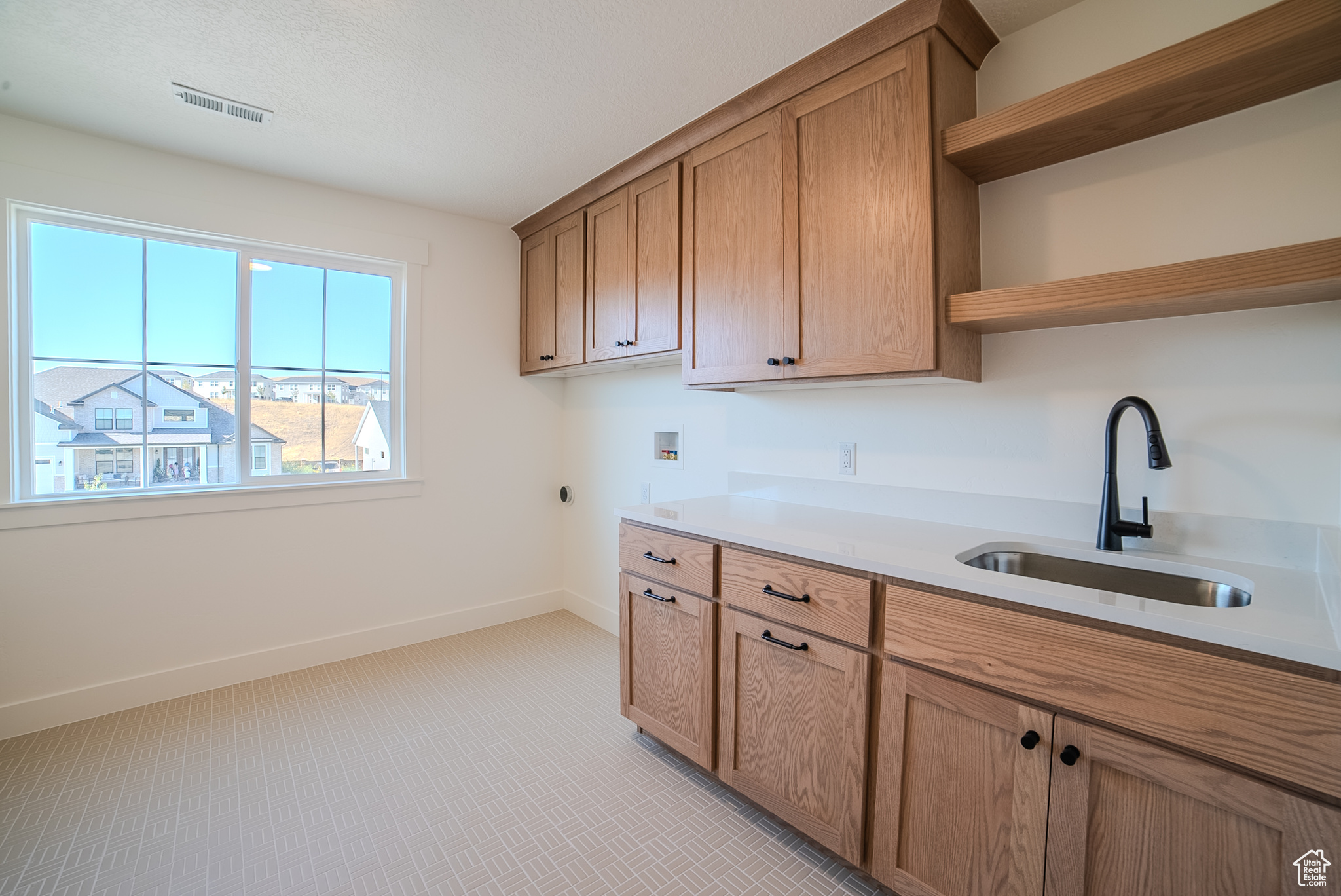 SYCAMORES COVE - Residential