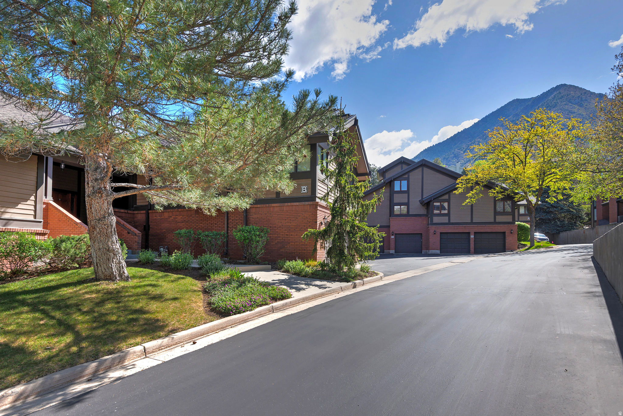 CANYON RACQUET CLUB - Residential