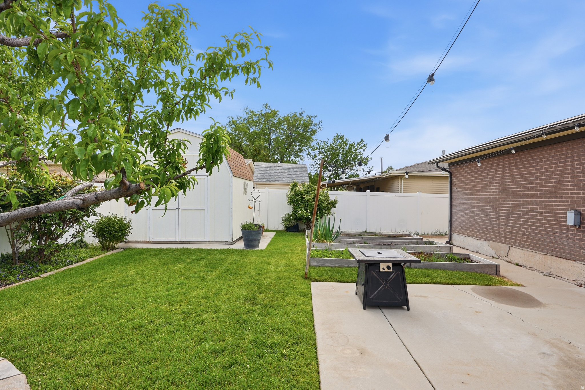 COUNTRY SQUIRE ESTATES - Residential