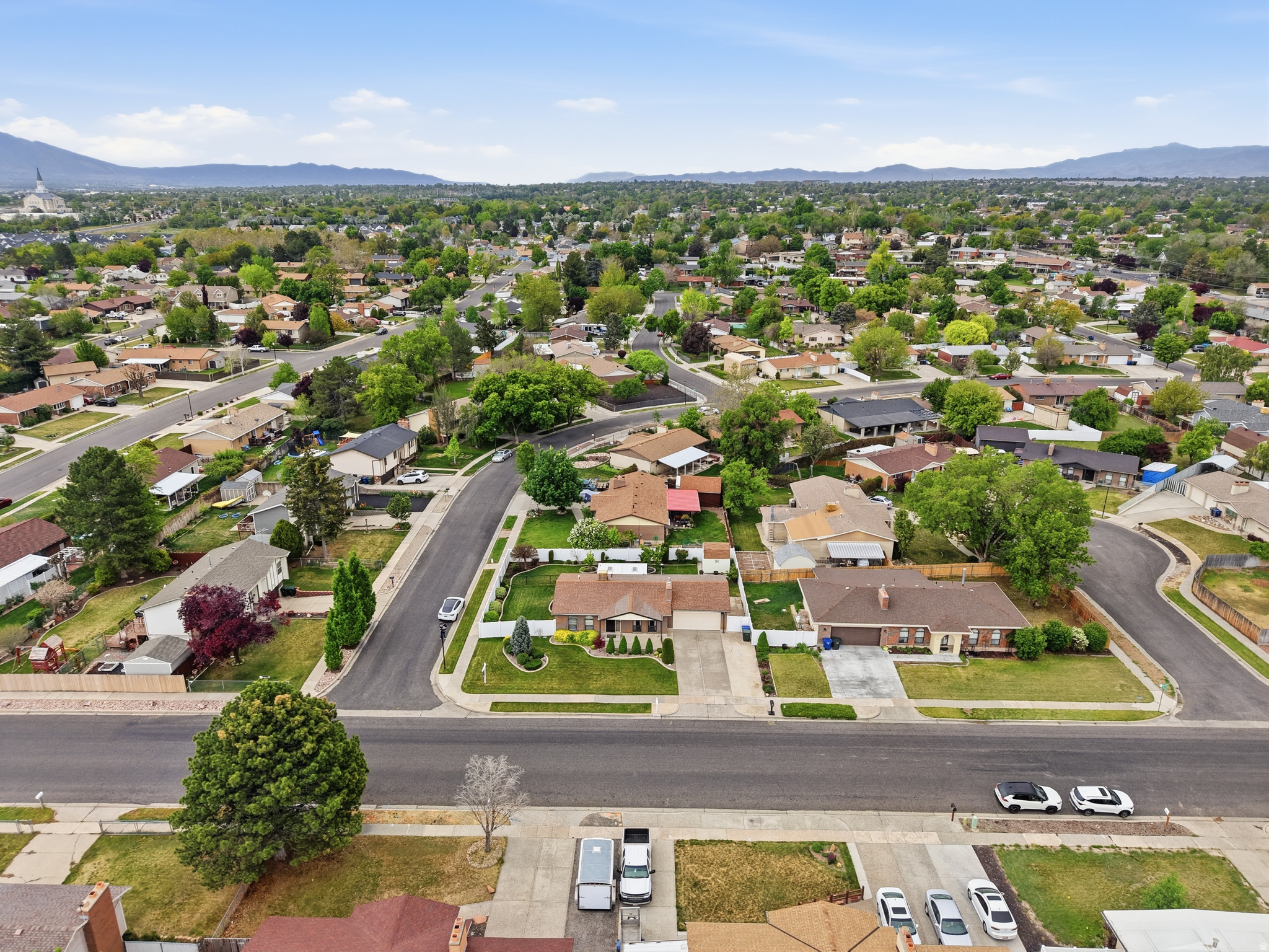 COUNTRY SQUIRE ESTATES - Residential