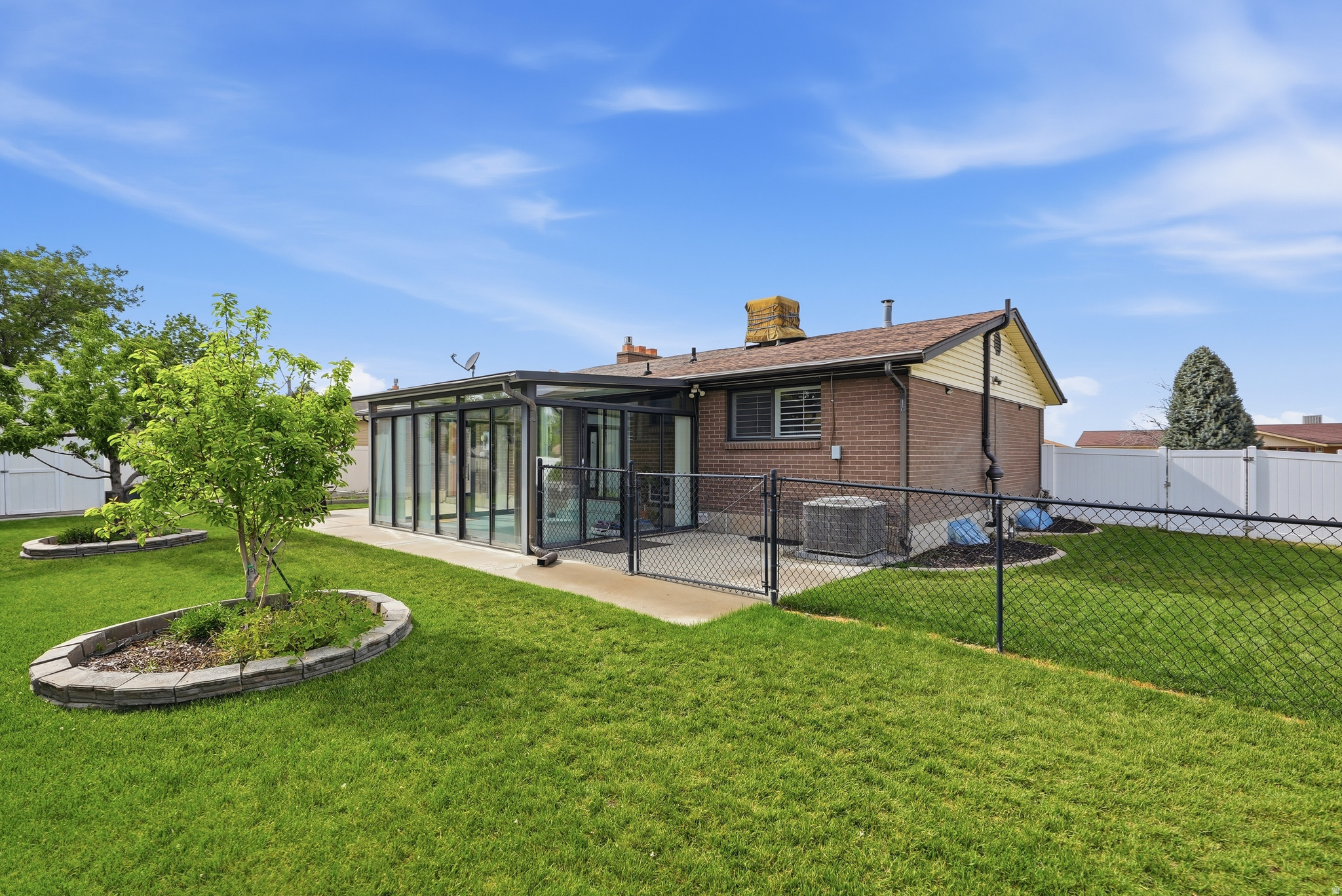COUNTRY SQUIRE ESTATES - Residential