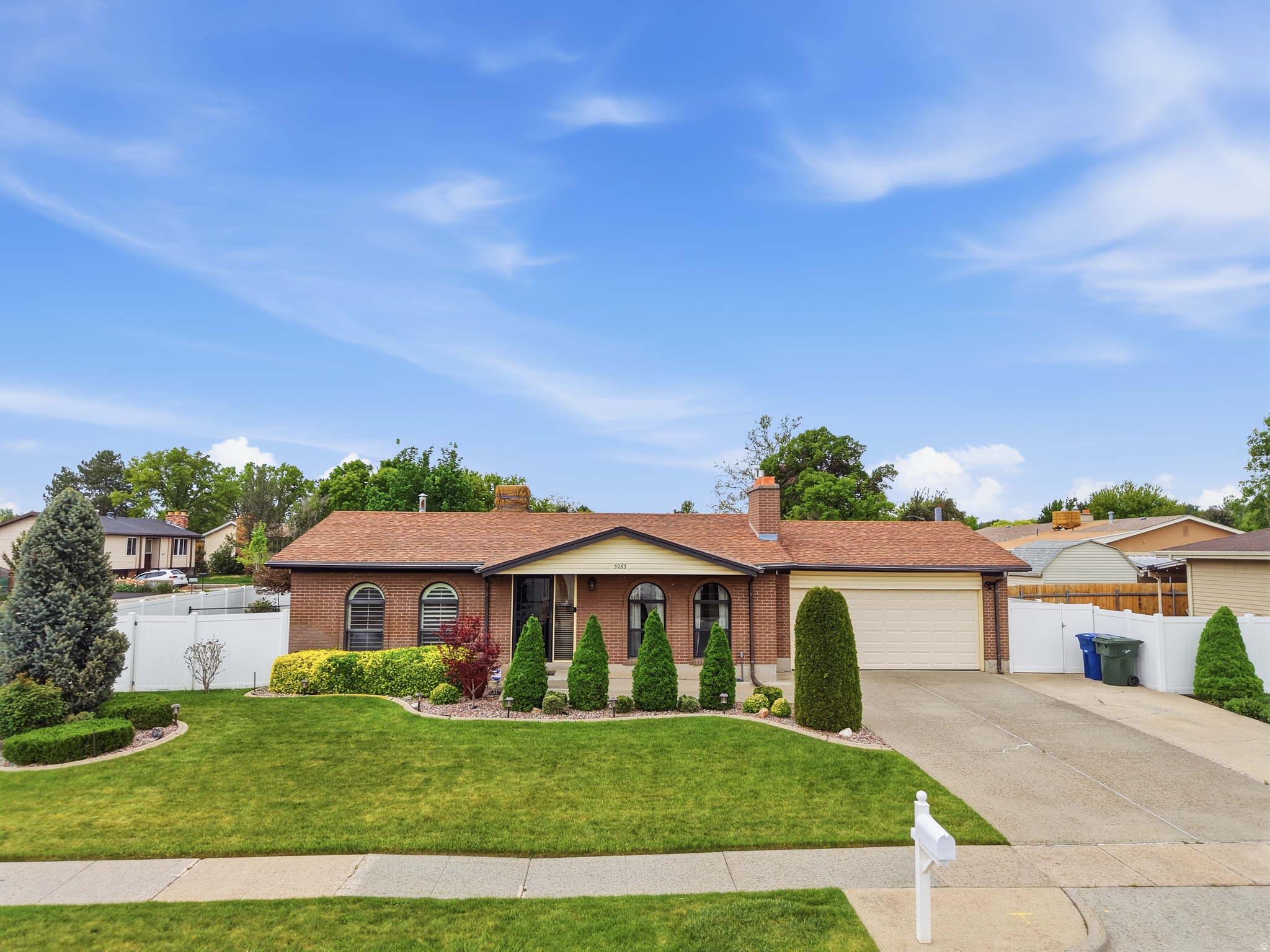 COUNTRY SQUIRE ESTATES - Residential