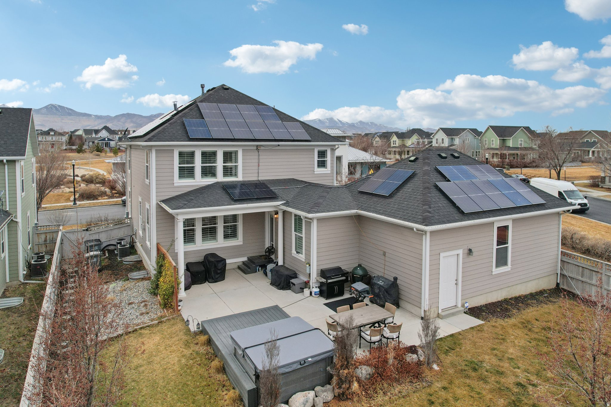 DAYBREAK - Residential