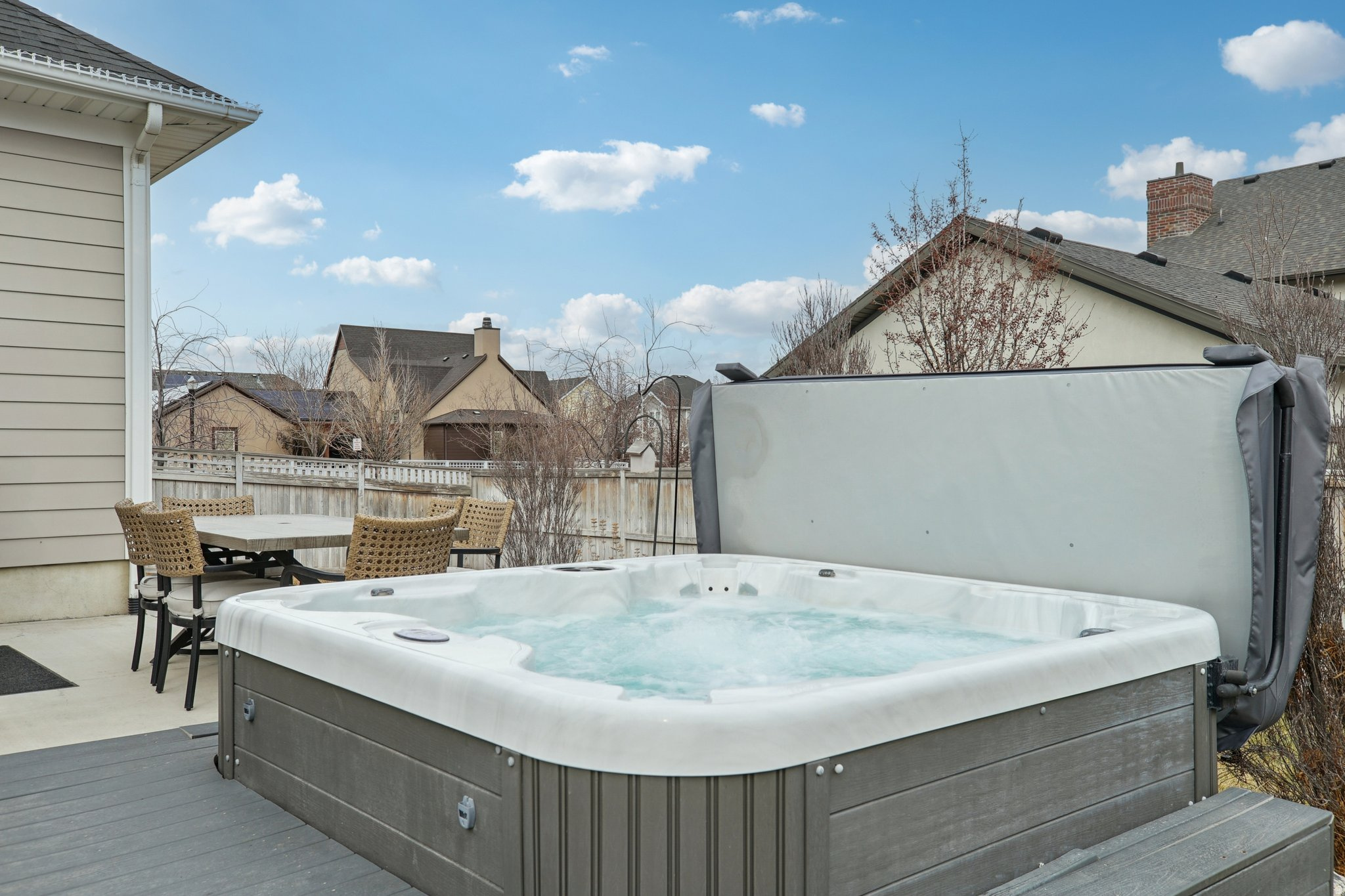 DAYBREAK - Residential