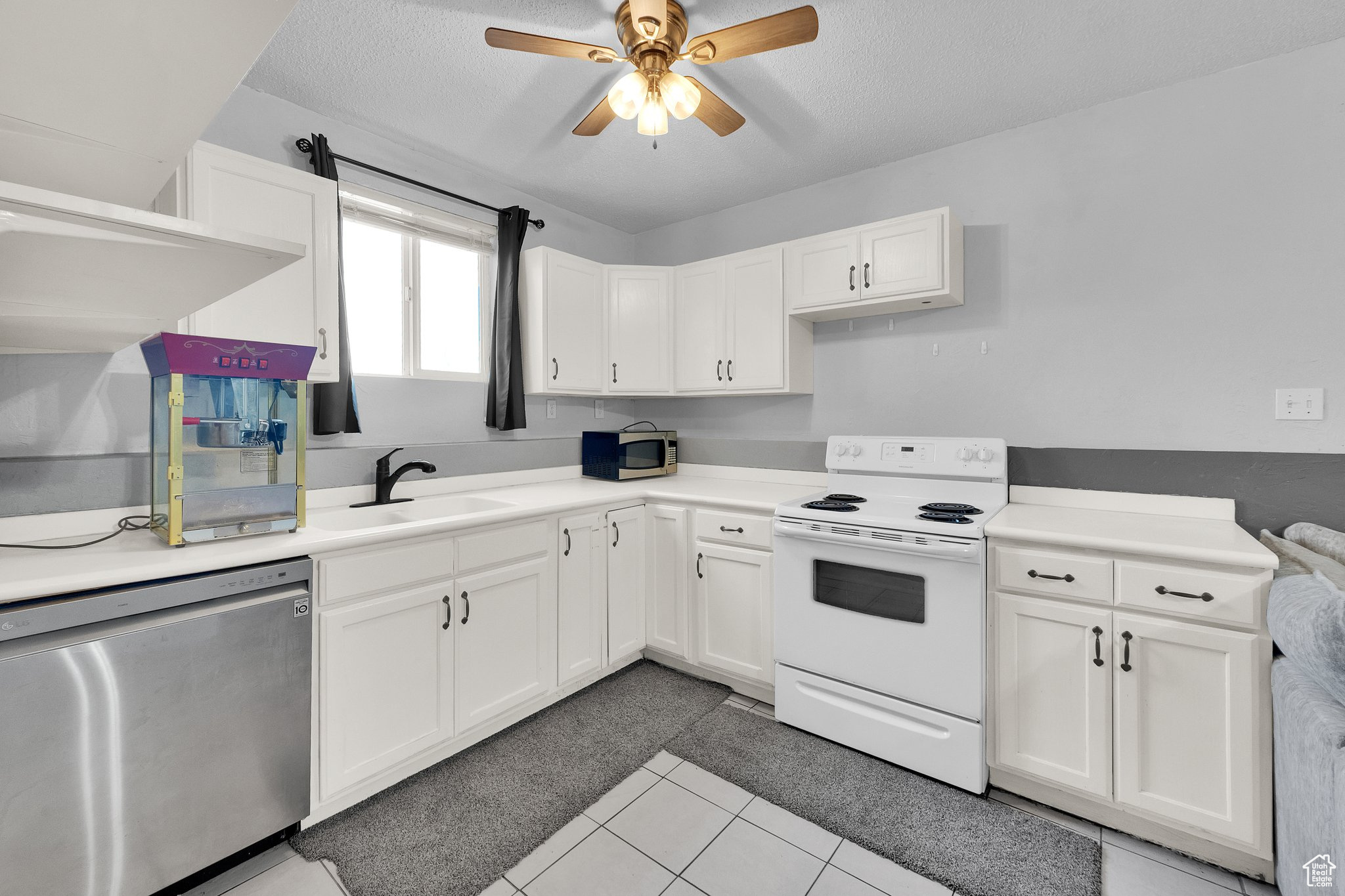 5738 S 6950, Hooper, Utah image 33
