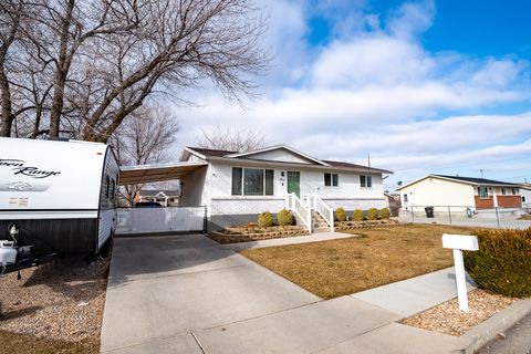 Tiny photo for 846 S 880 W, Payson, UT 84651 (MLS # 2138865)