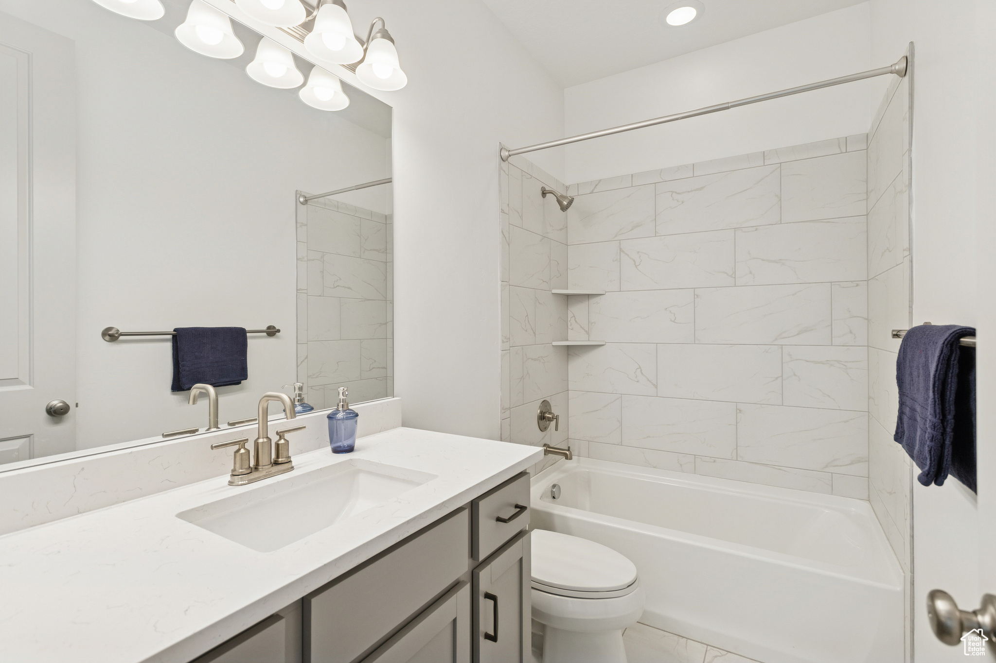 CAMDEN FIELDS - Residential
