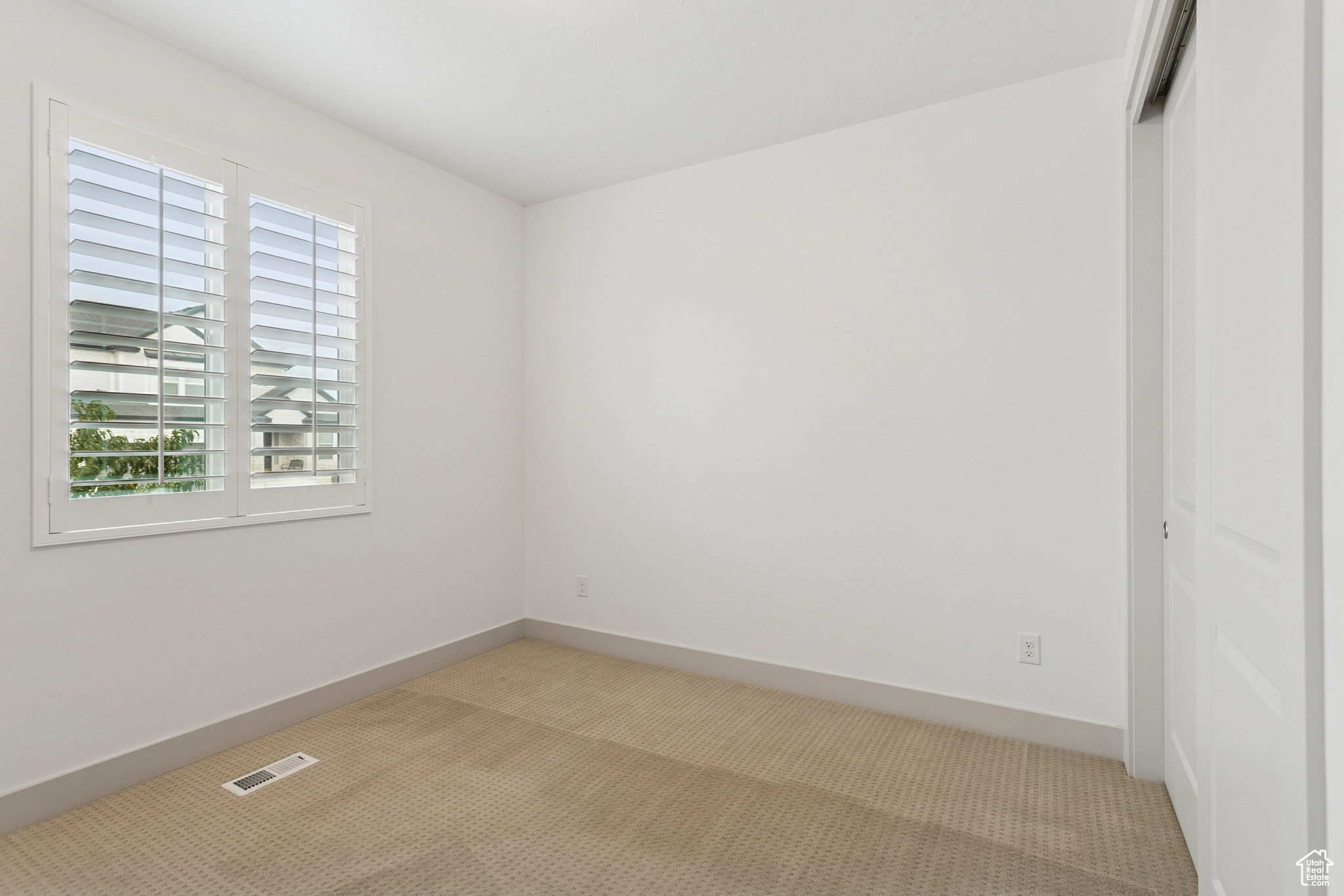 CAMDEN FIELDS - Residential