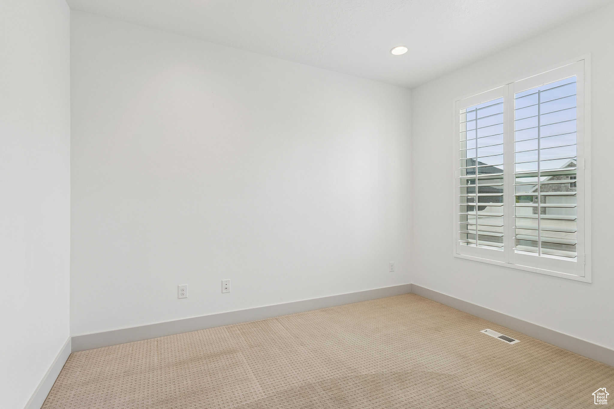 CAMDEN FIELDS - Residential