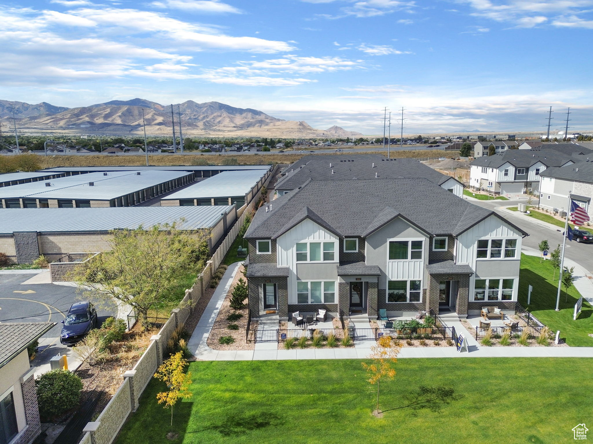 BONNEVILE TOWNHOMES - Residential